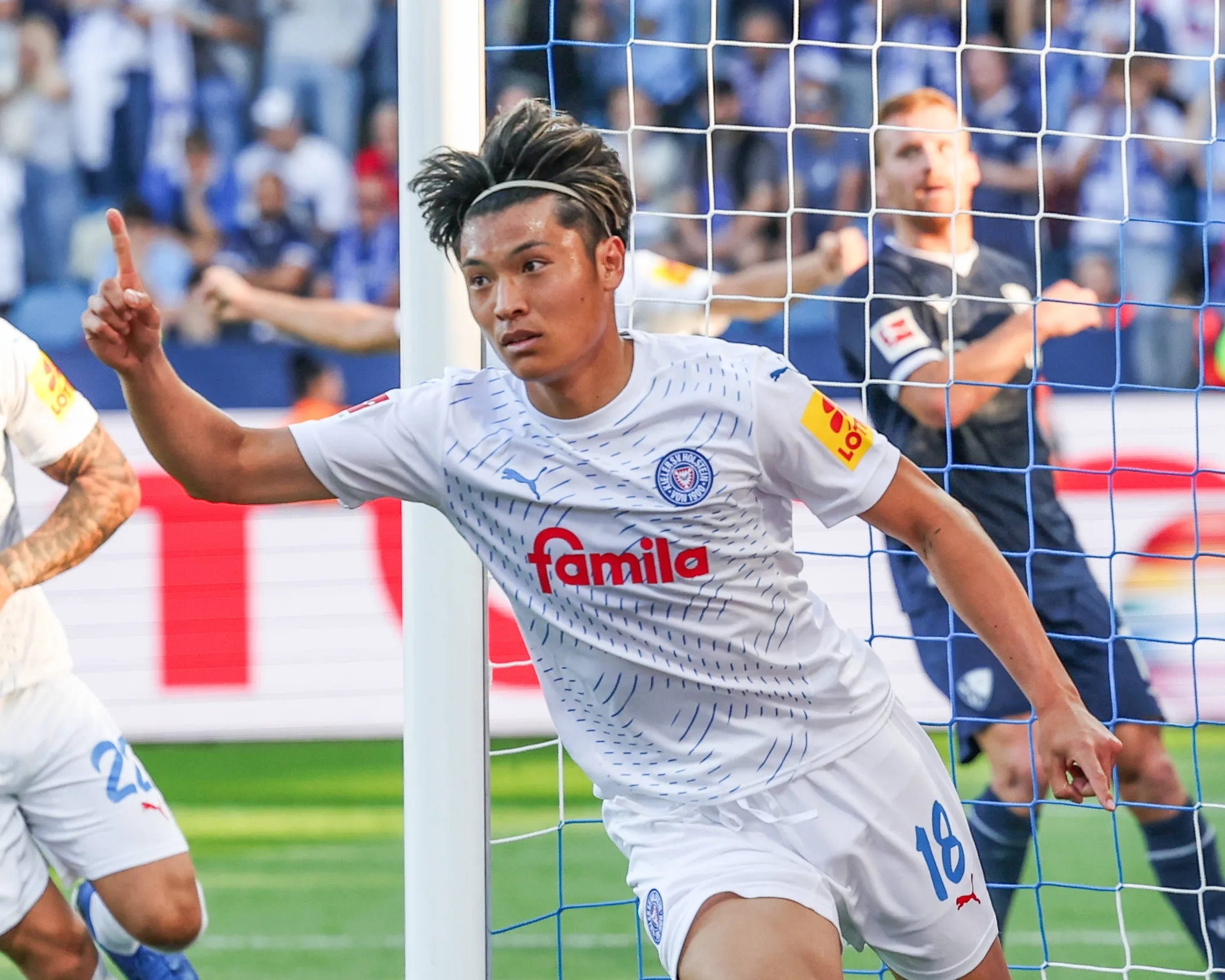 Dan sao Nhat Ban tung hoanh o Bundesliga hinh anh