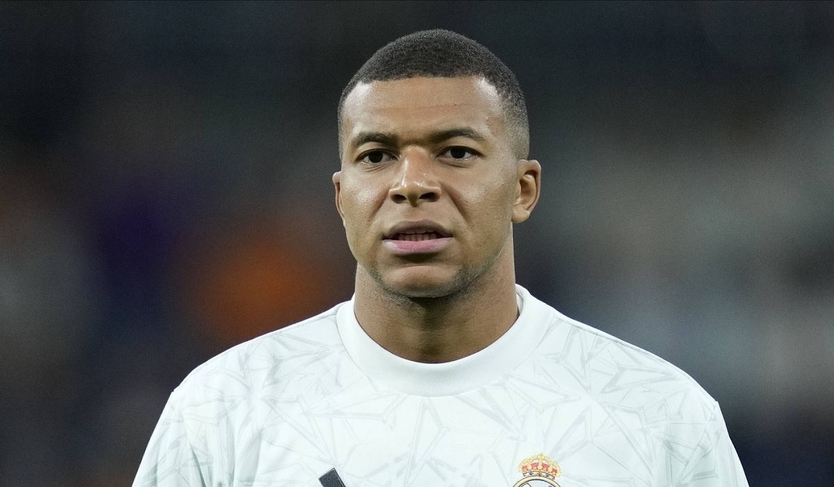 Mbappe to PSG dung sau vu ro ri tin gia hinh anh