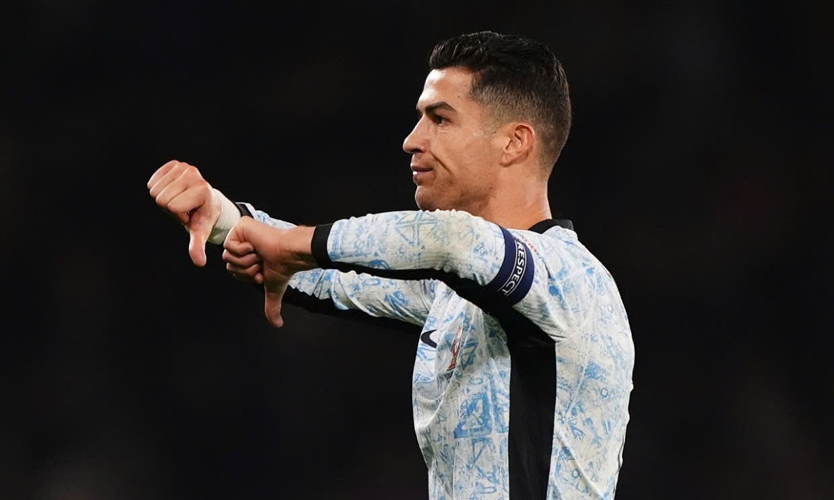 Ronaldo bi chi trich hinh anh