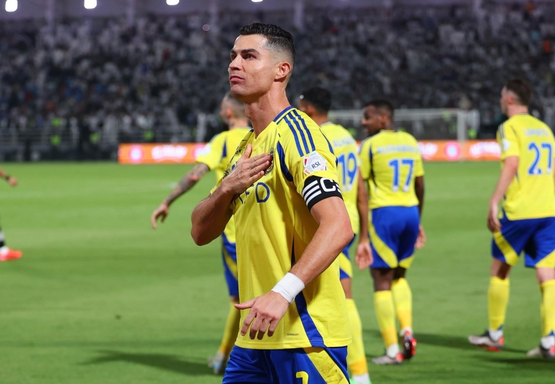 Ronaldo qua hay tren cham phat den hinh anh