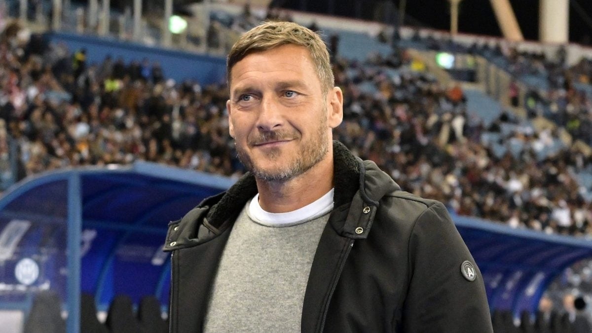 Totti gay soc hinh anh