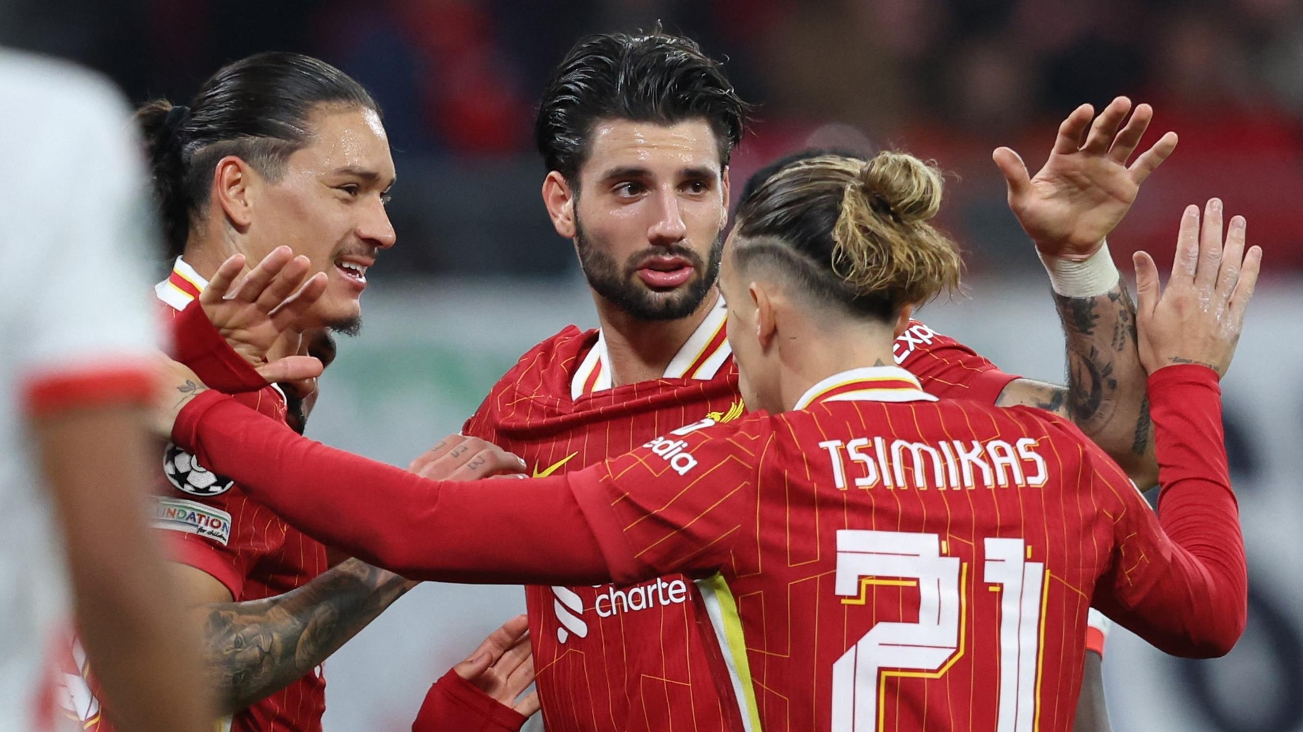 Ngoai hang Anh thong tri Champions League hinh anh