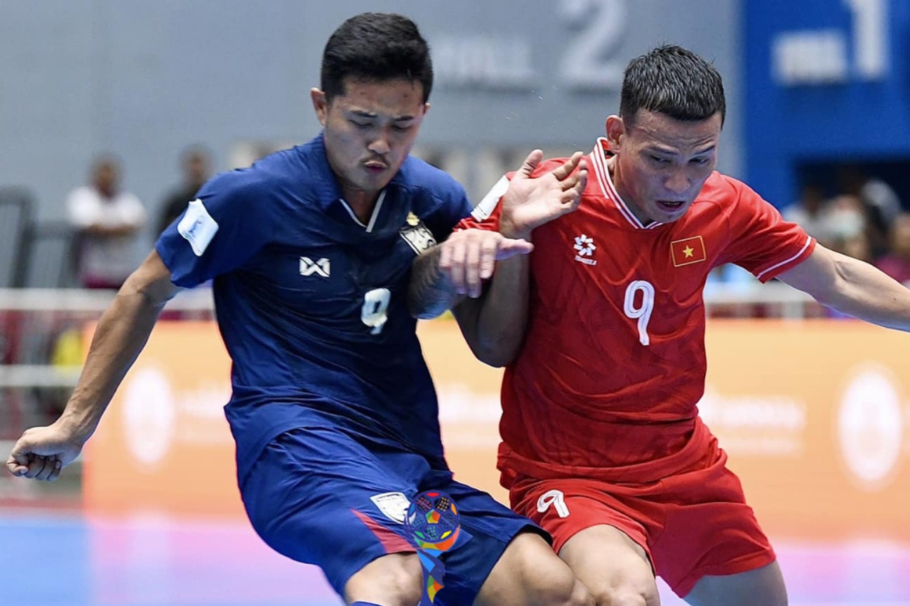 Phan ung cua HLV futsal Thai Lan khi thua Viet Nam hinh anh