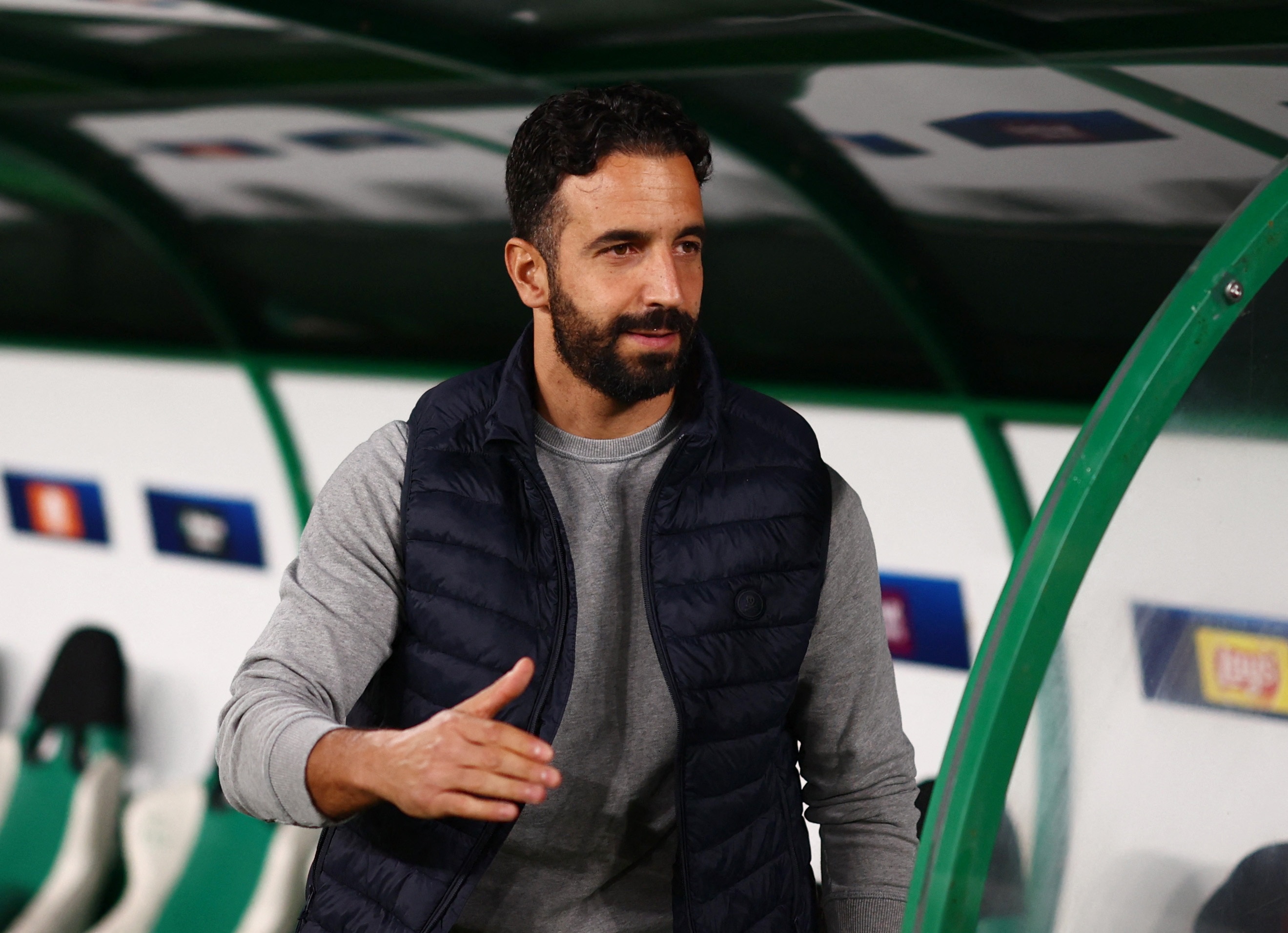 Danh tinh dan tro ly cua Amorim tai Man Utd hinh anh