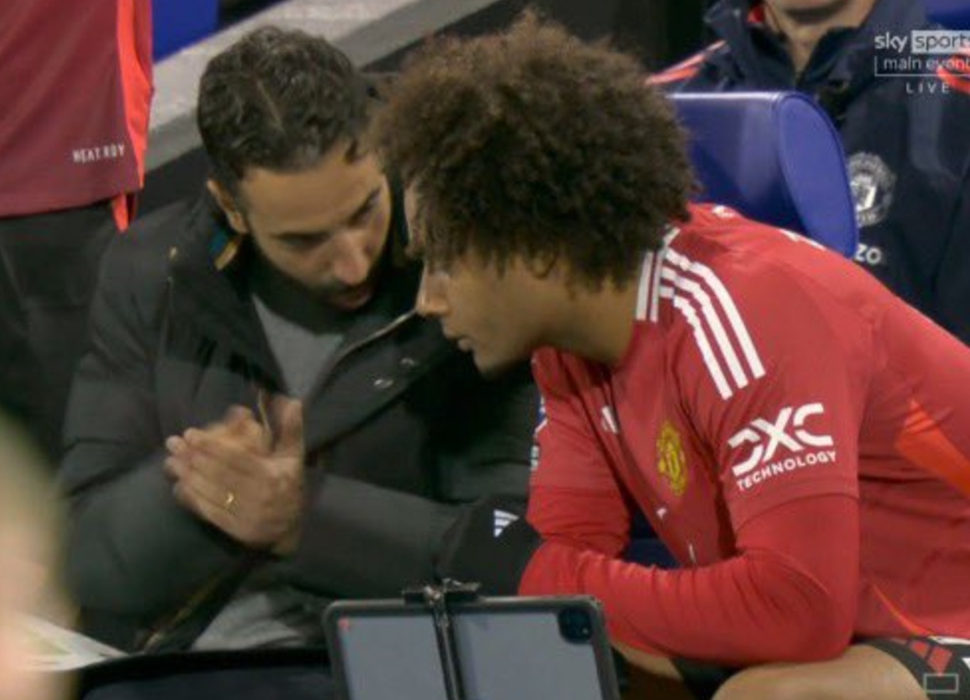 Khoanh khac gay tranh cai cua Amorim hinh anh