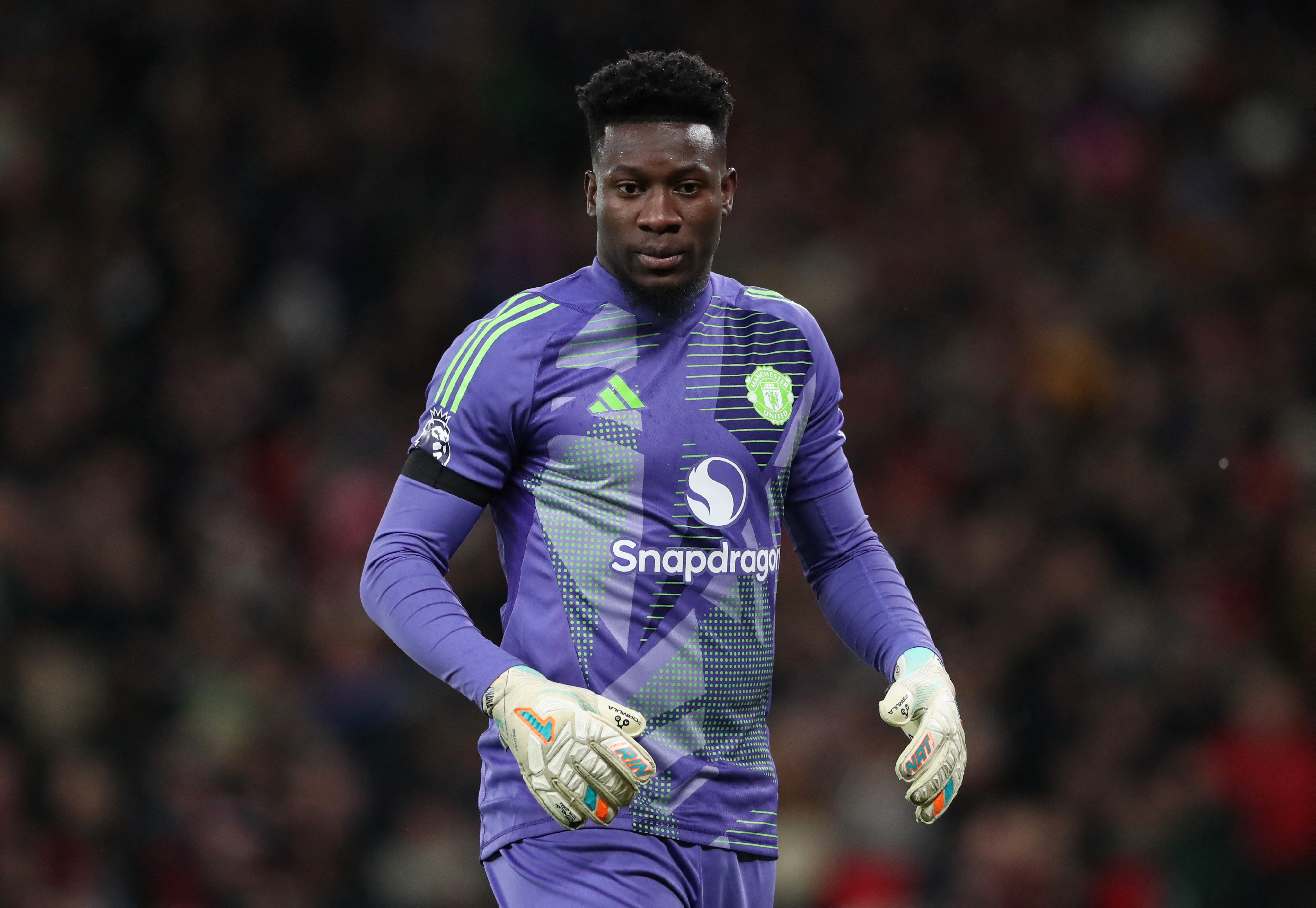 CDV Man Utd trut gian len Onana hinh anh