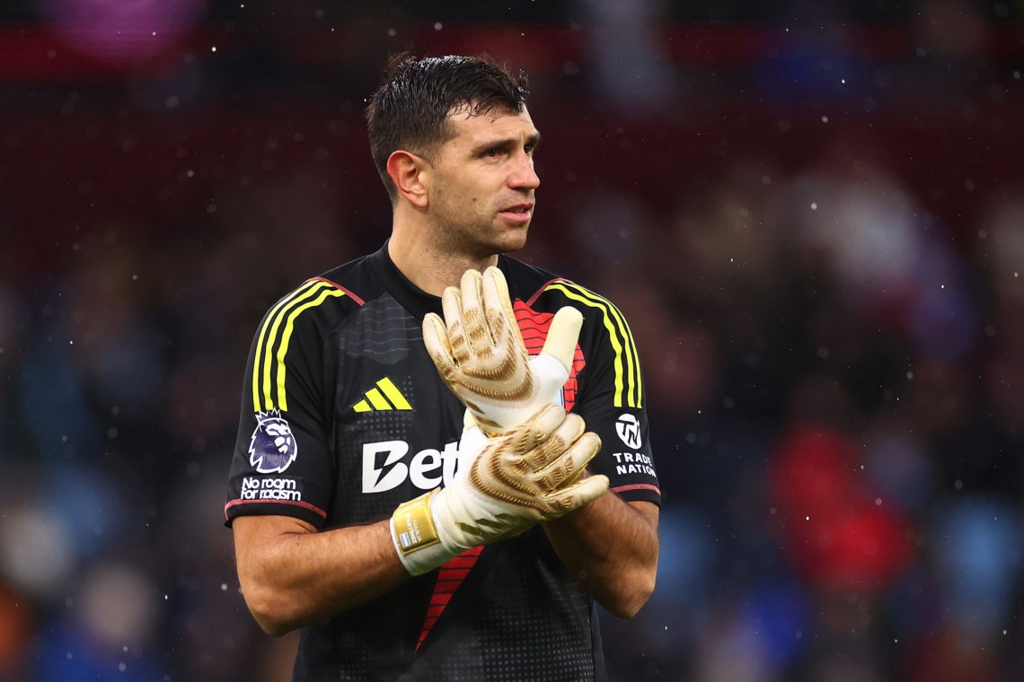 Emilliano Martinez mac sai lam tai hai hinh anh