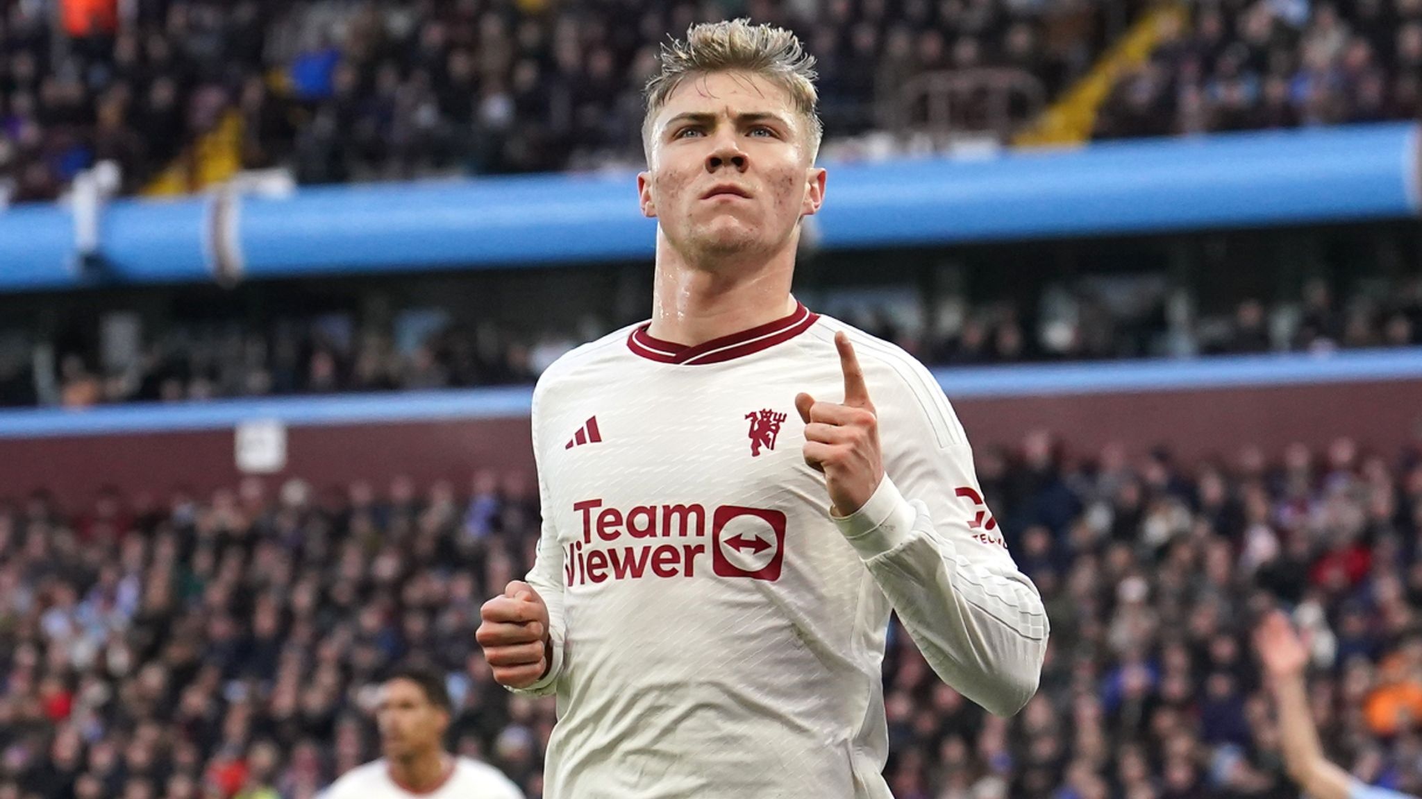 Hojlund 'lot xac' duoi thoi Amorim hinh anh