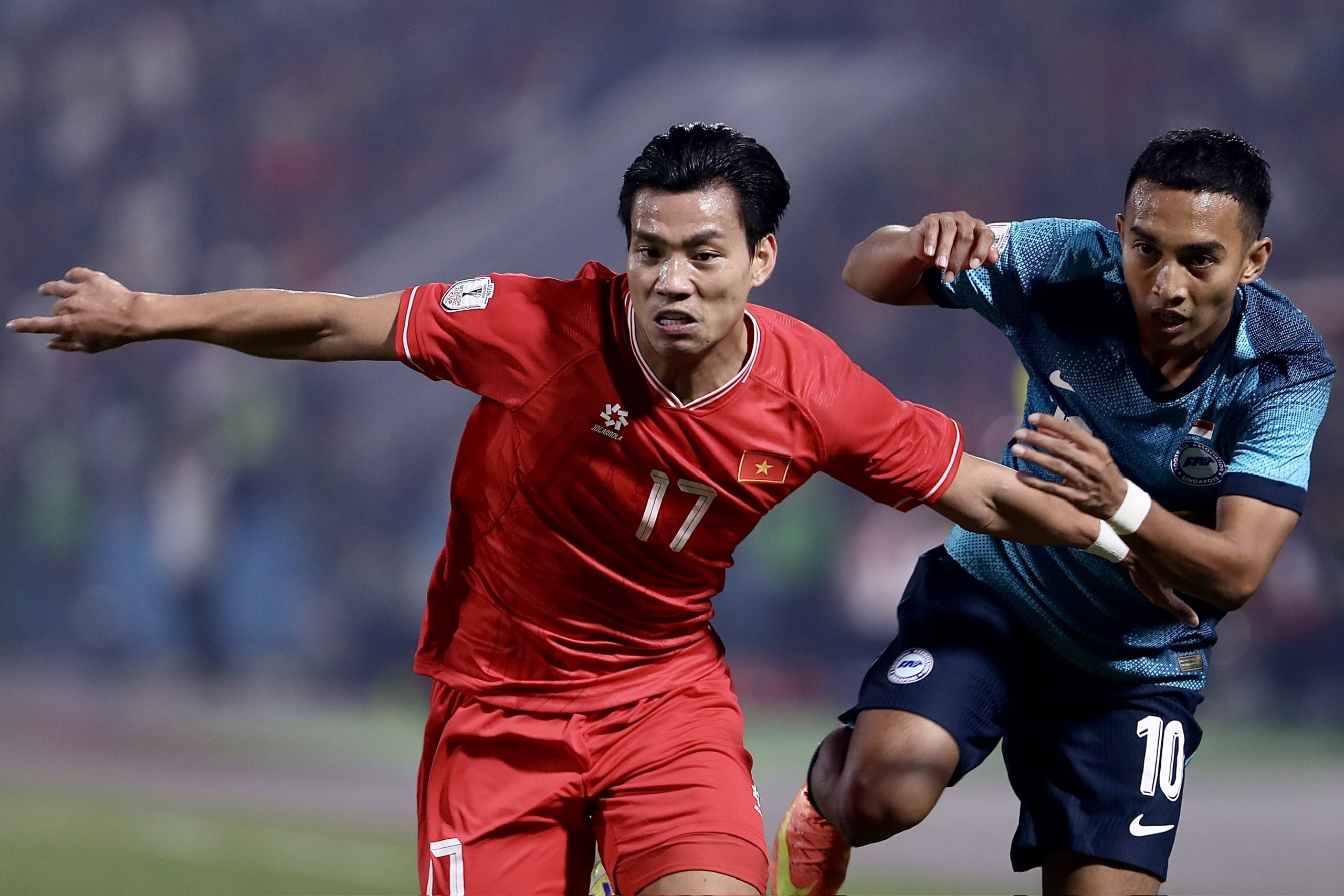 Tuyen Viet Nam tra gia dat sau tran thang Singapore hinh anh