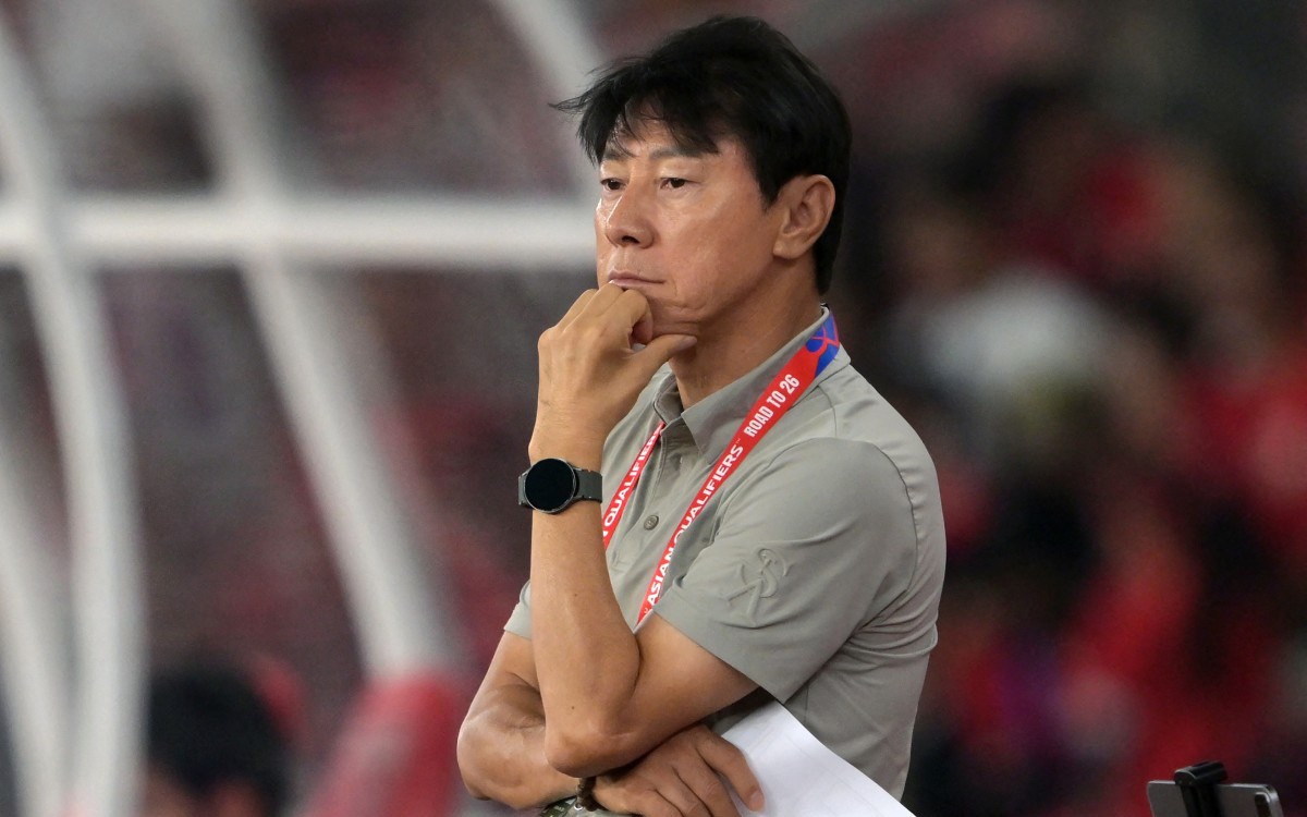 Bao Han Quoc: 'HLV Shin Tae-yong bi phan boi' hinh anh