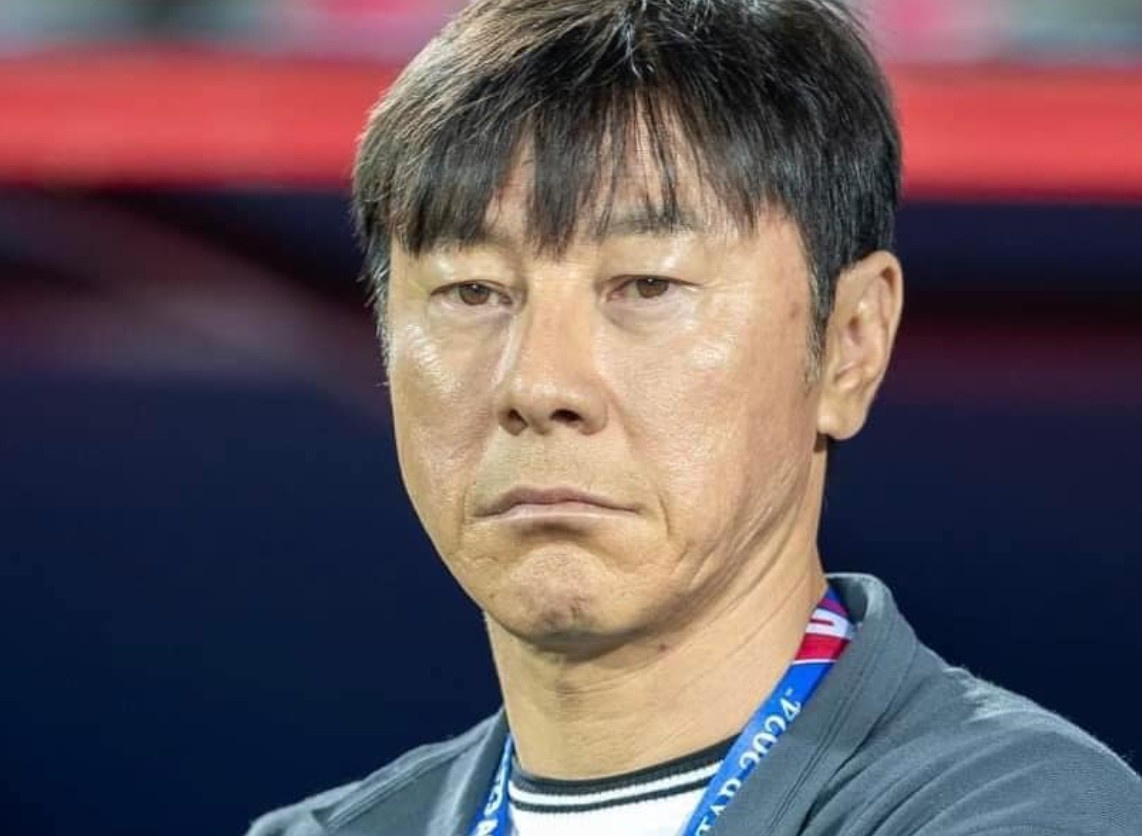 HLV Shin Tae-yong am uc khi bi sa thai hinh anh