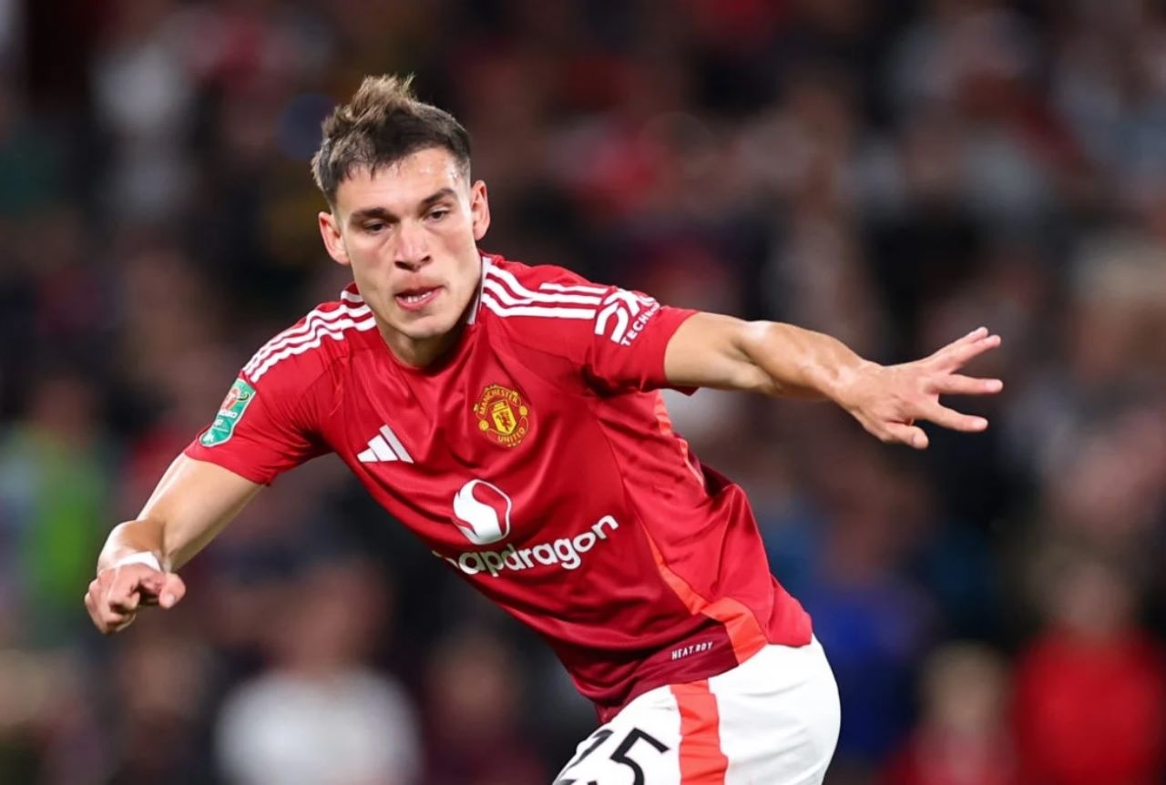 Ten Hag da dung ve Ugarte hinh anh