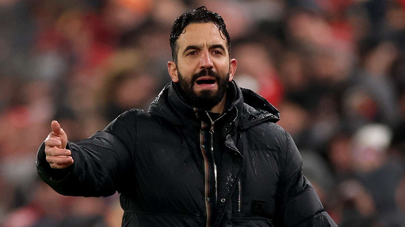 Hang thu MU lai bi che nhao hinh anh