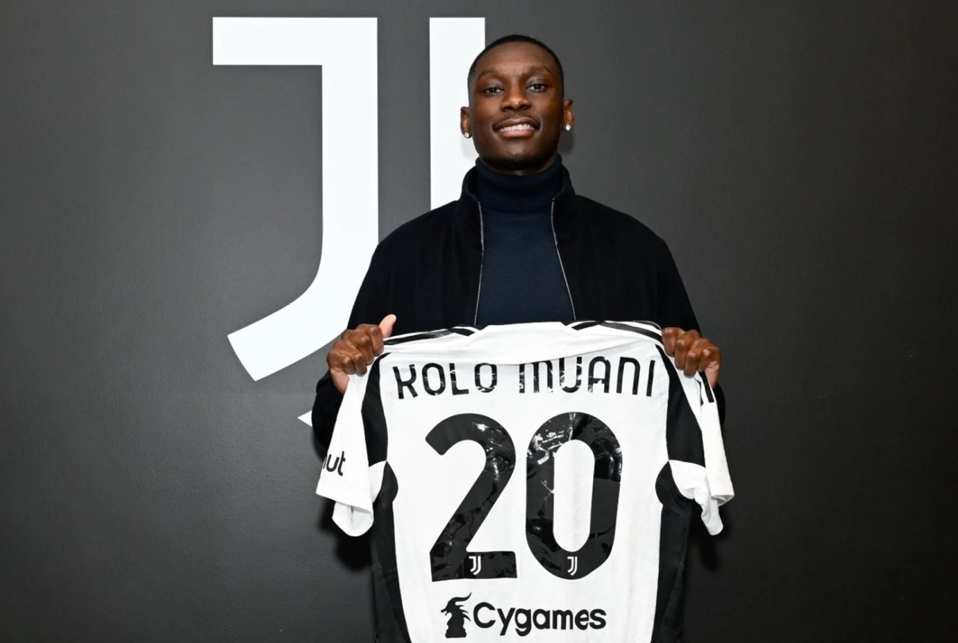 Tan binh Juventus rot gia the tham hinh anh