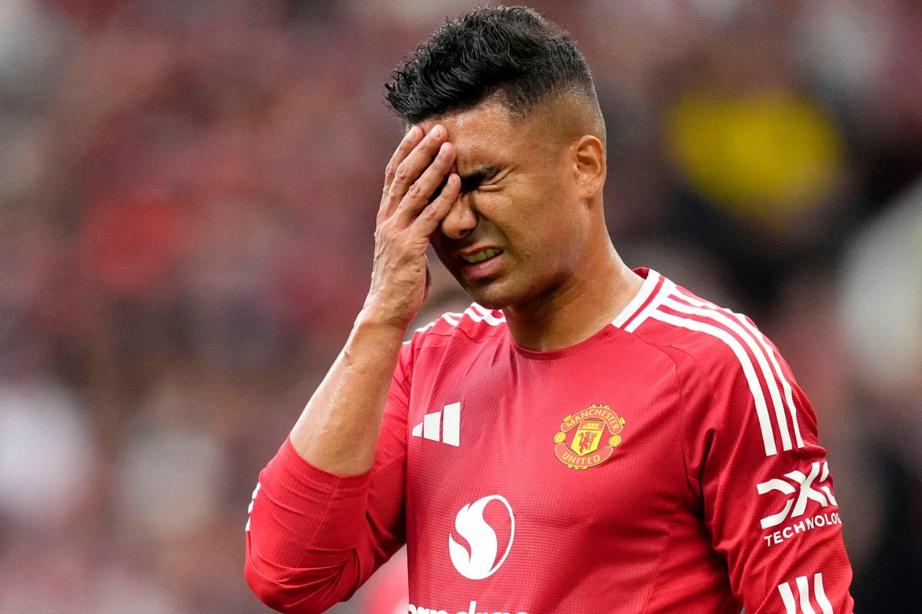 Chuyen gi dang xay ra voi Casemiro hinh anh