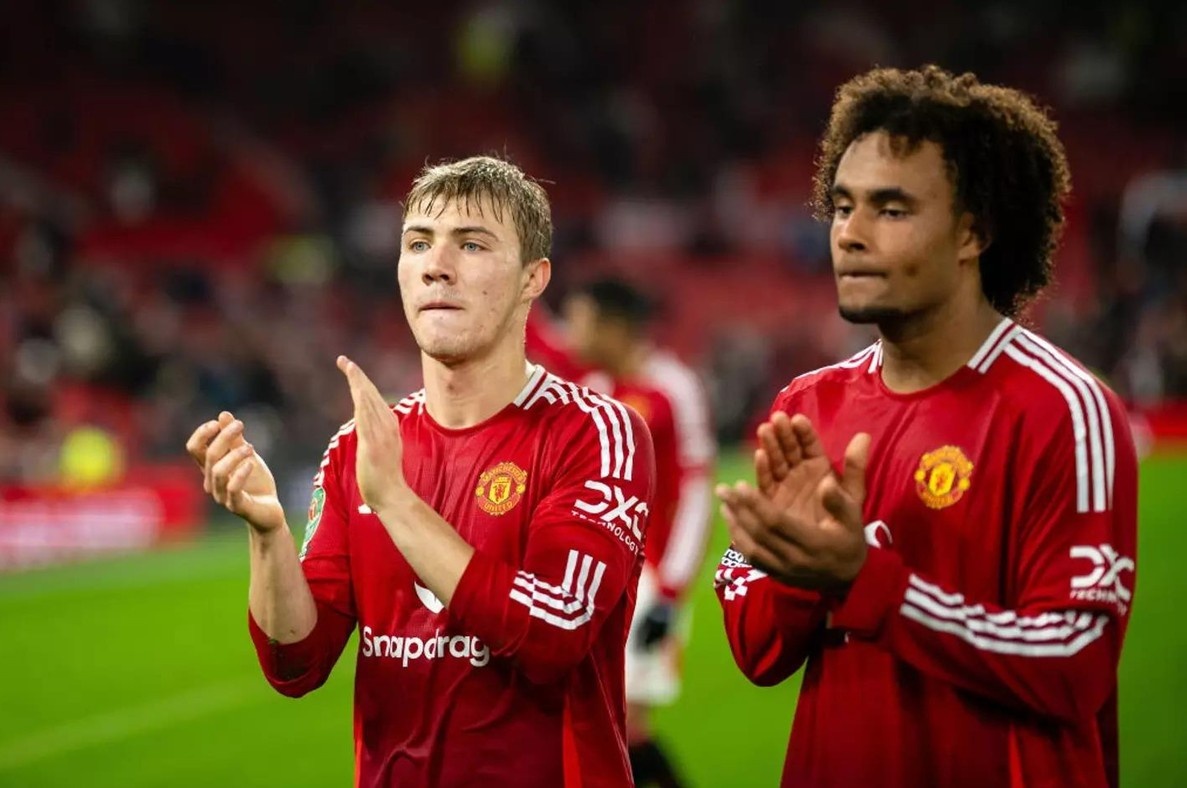 Hang cong tham hoa cua MU hinh anh