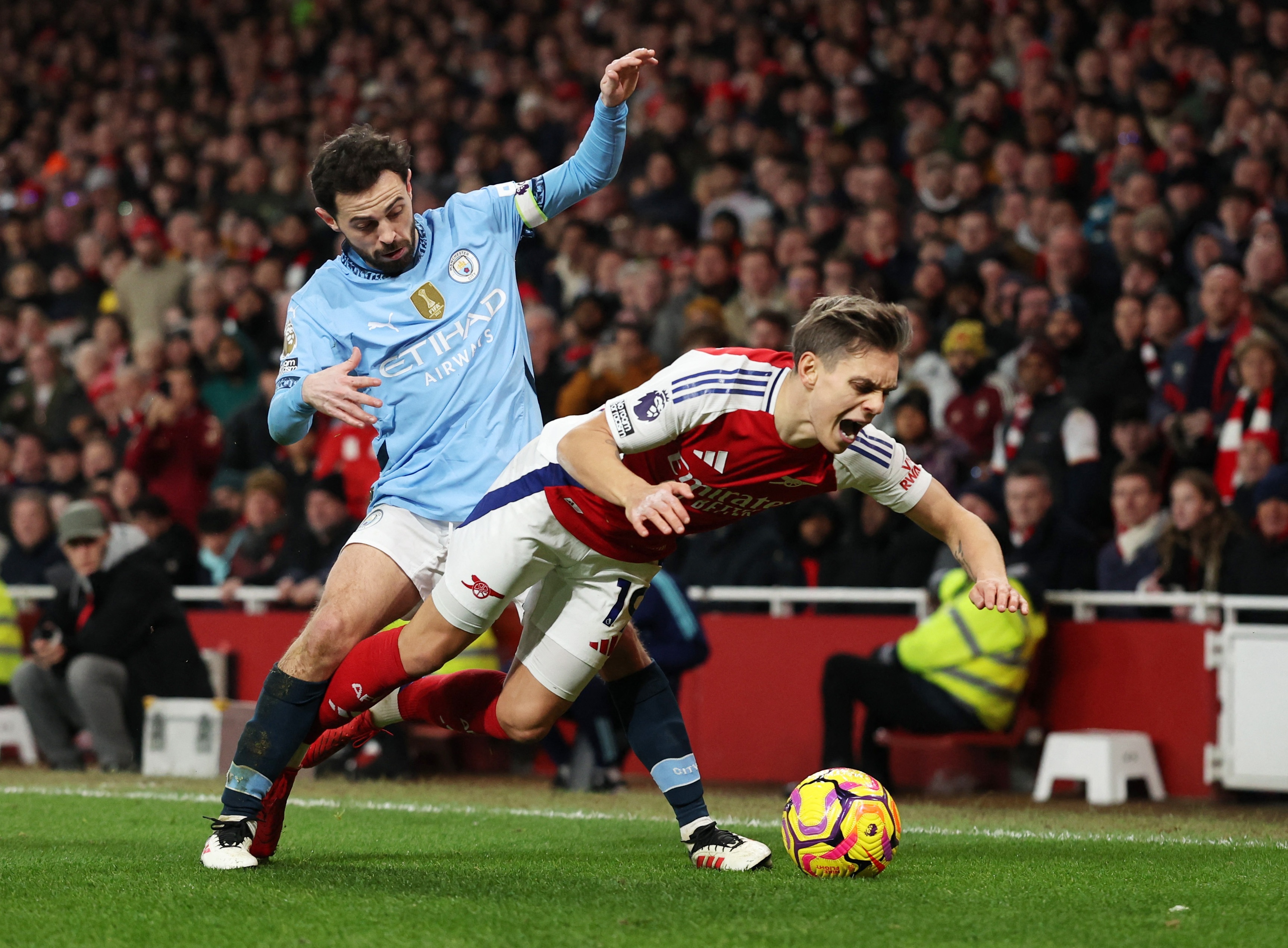 Silva da vao nguoi sao Arsenal hinh anh