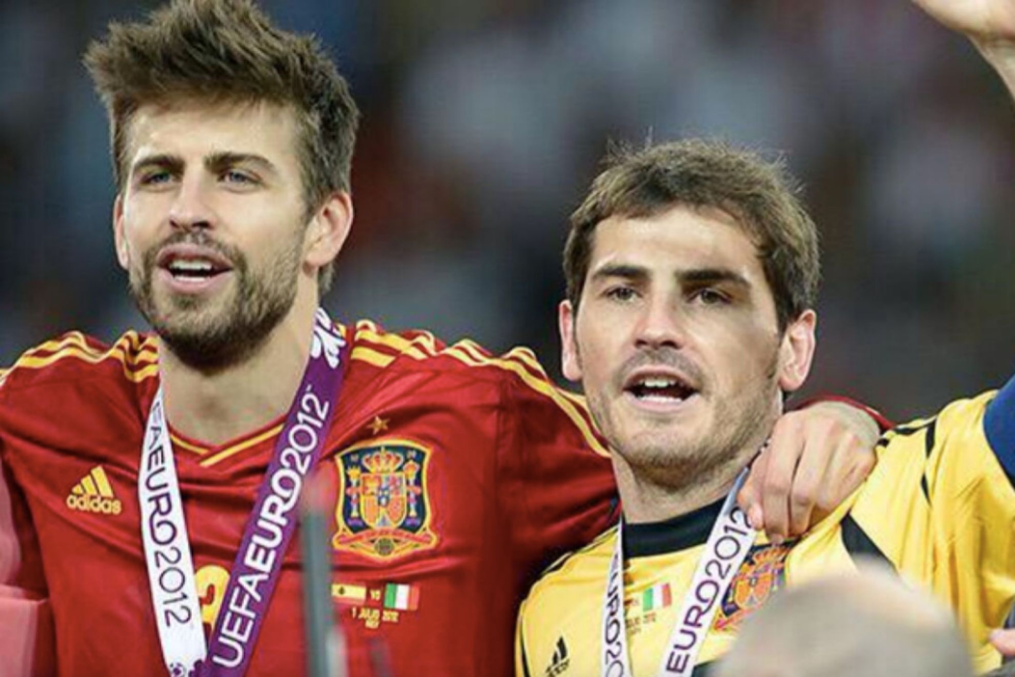 Pique treu choc Casillas hinh anh