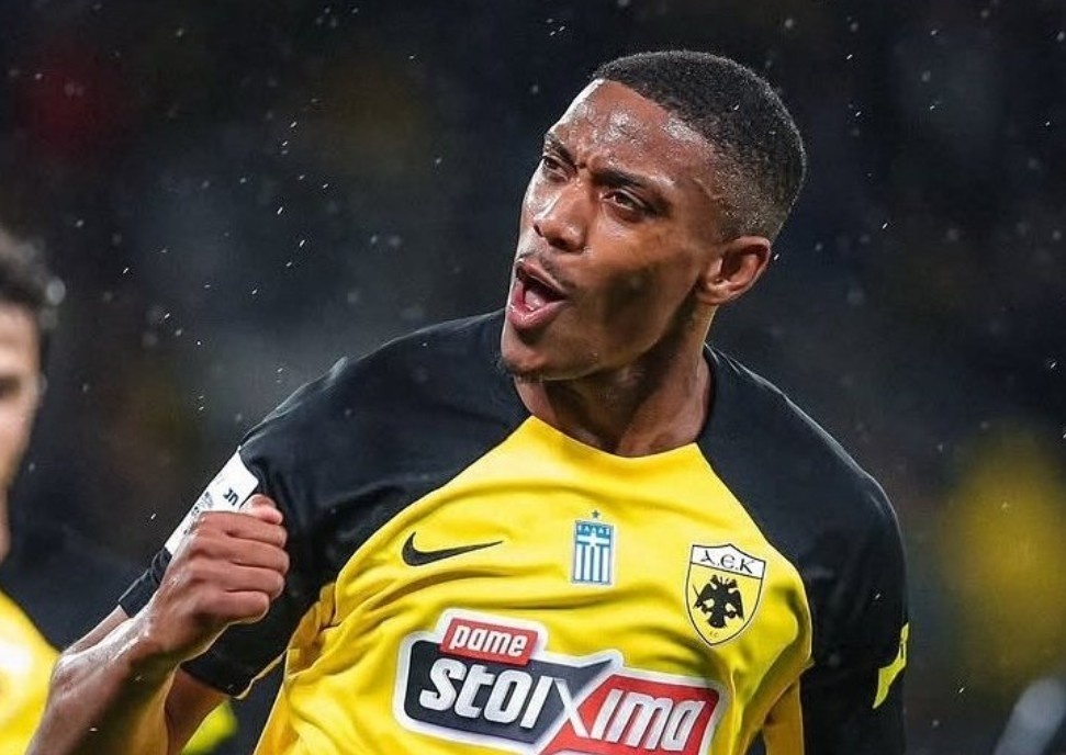 Martial vuc day su nghiep o Hy Lap hinh anh