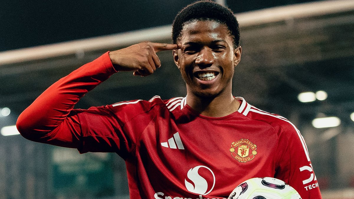 Tan binh MU ruc sang o giai tre hinh anh