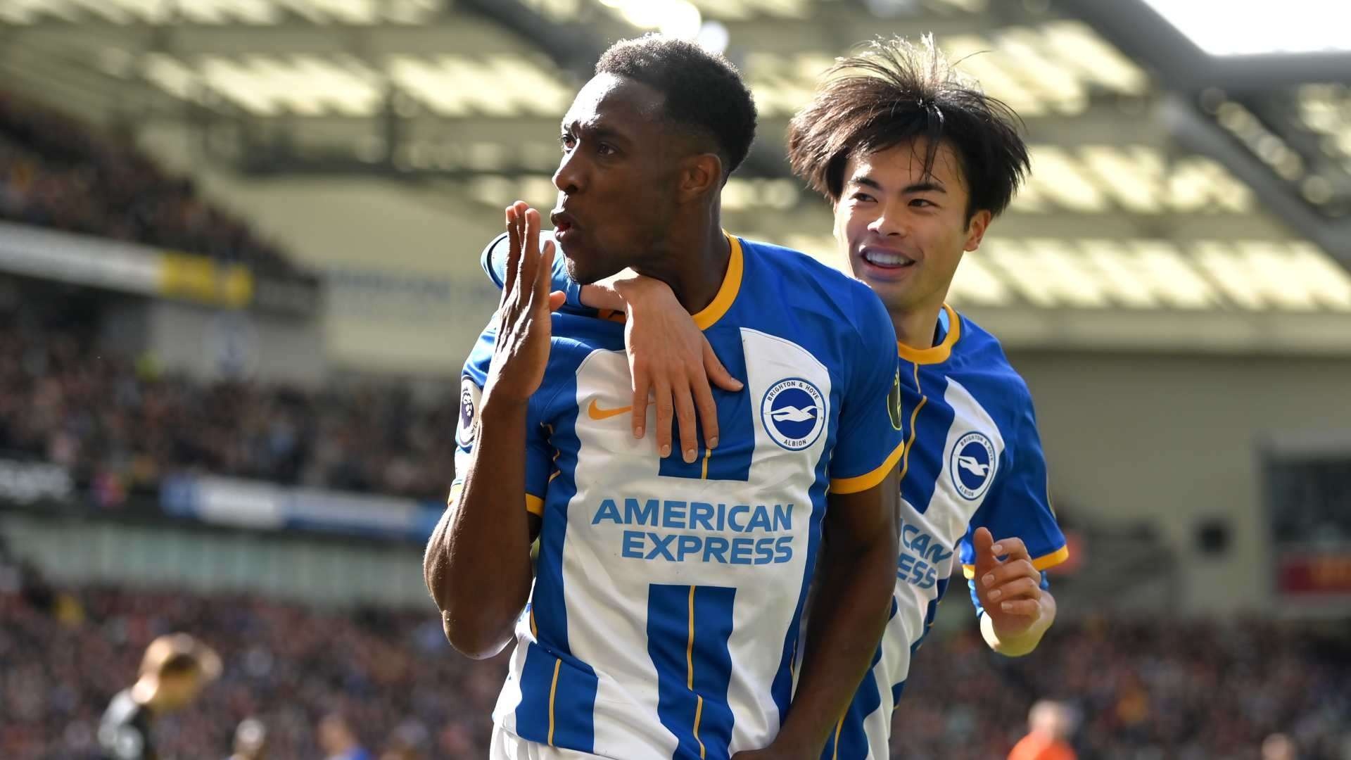 Welbeck kinh ngac voi Mitoma hinh anh