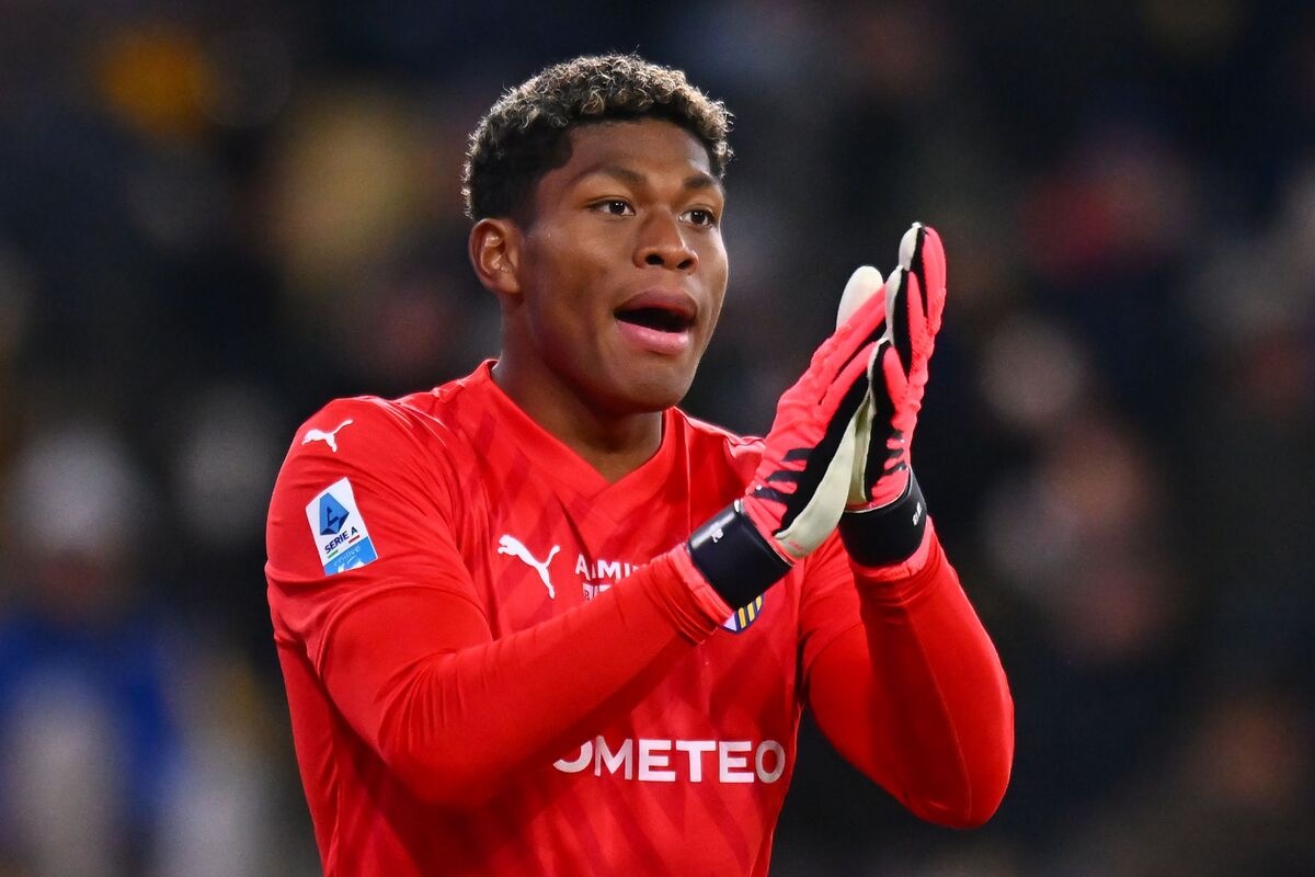 Thu mon Nhat Ban cuu thua xuat than o Serie A hinh anh