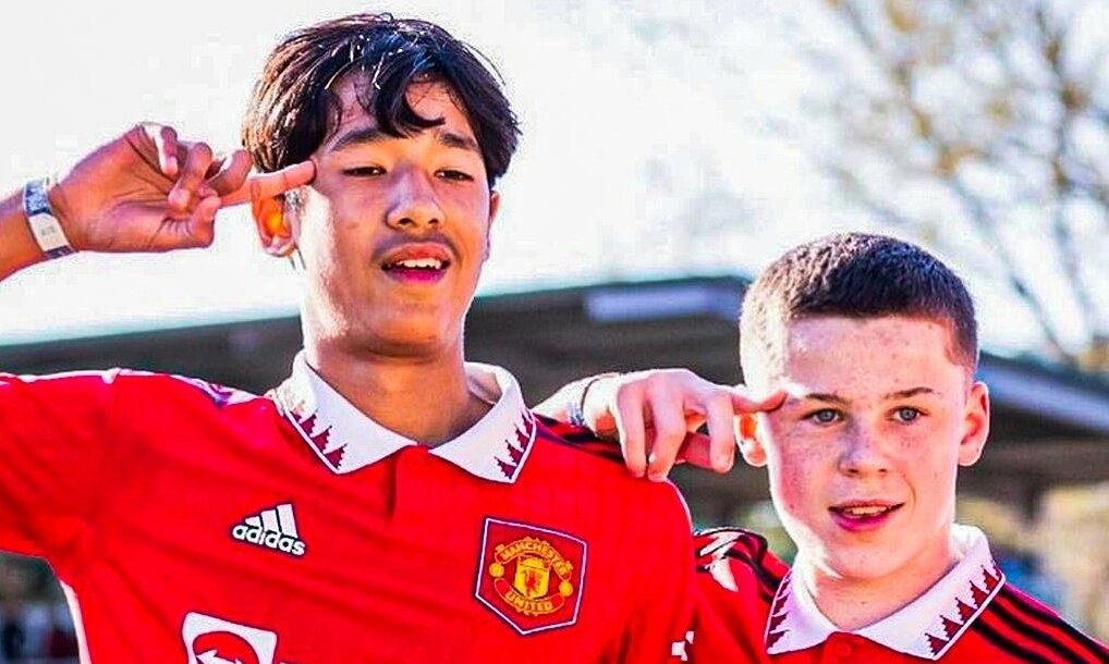 Cau thu goc Viet gop mat trong chien thang cua doi tre MU hinh anh