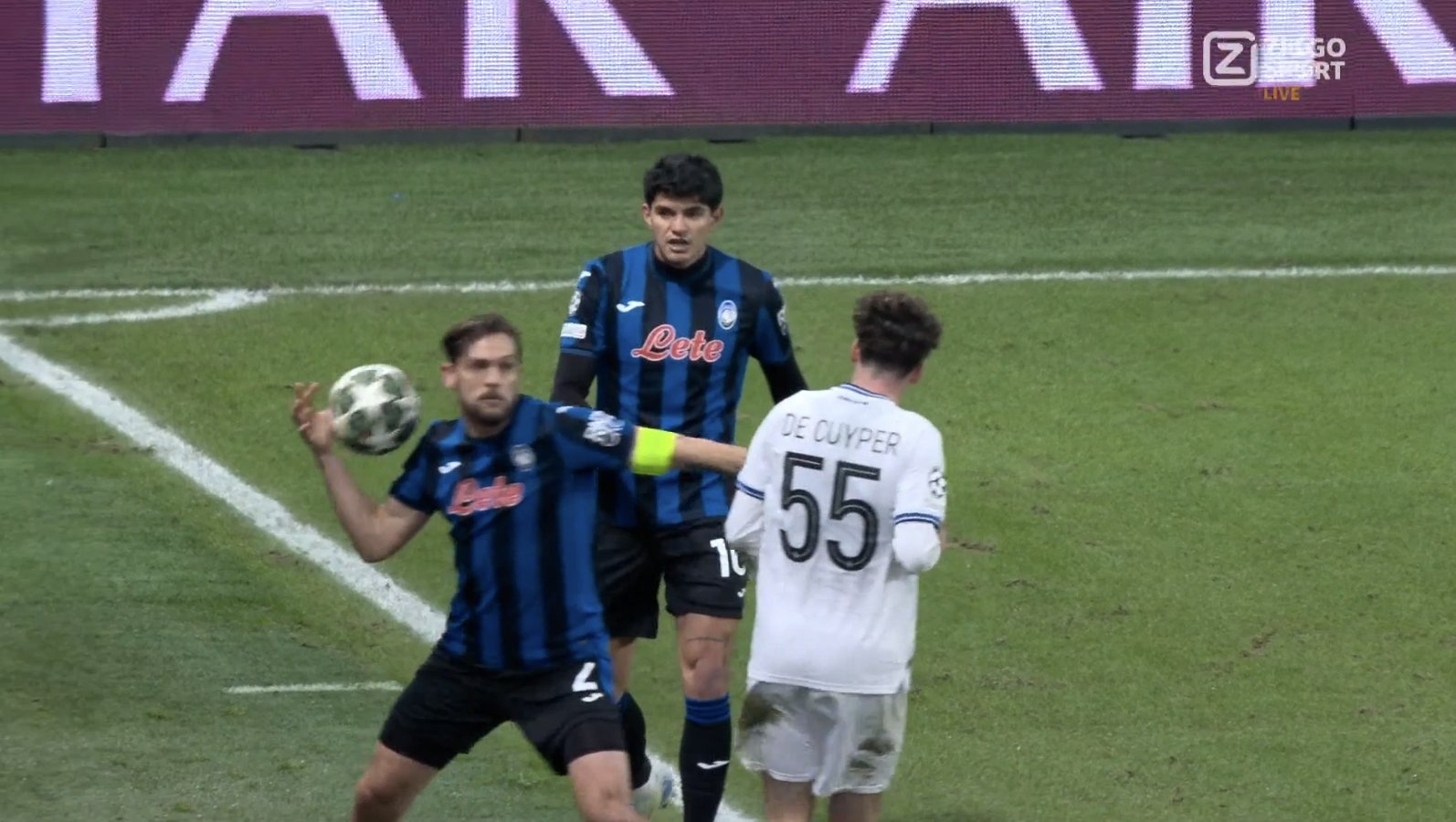 The do tai hai khien Atalanta bi loai khoi Champions League hinh anh