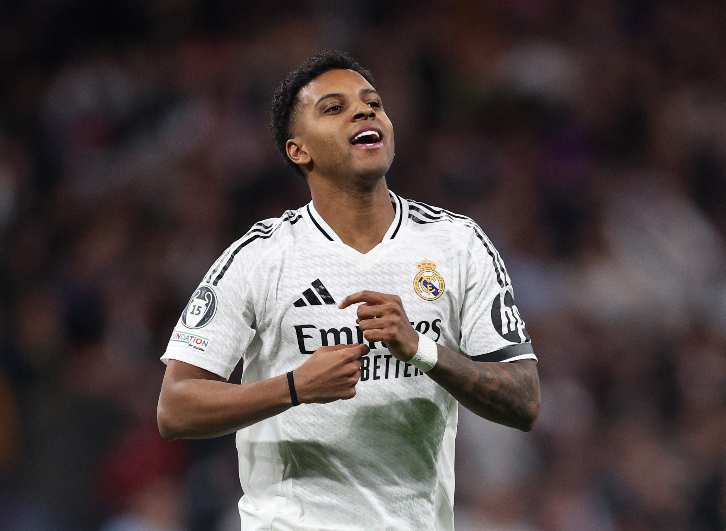 Rodrygo lai len tieng vu sang Saudi Arabia hinh anh