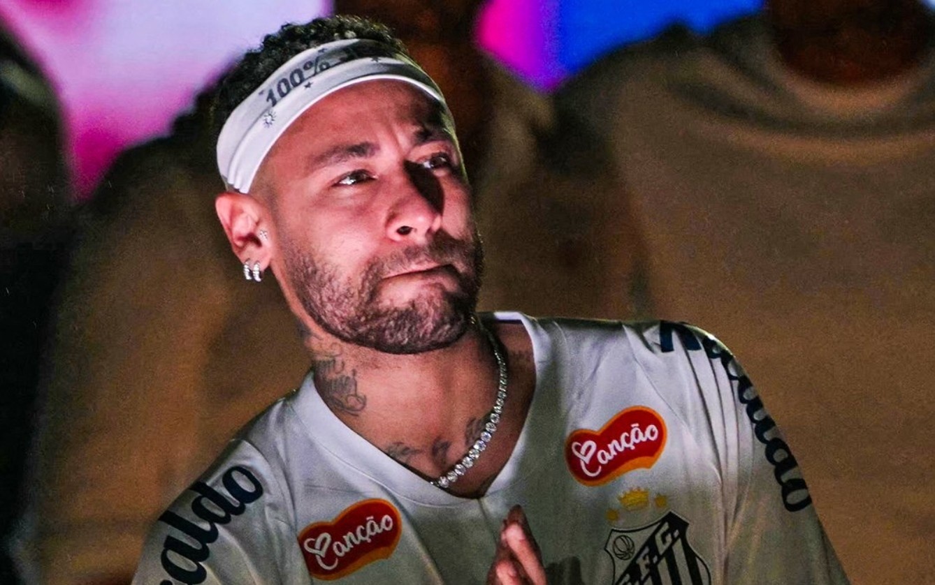 Neymar dau don khi bi gach ten hinh anh