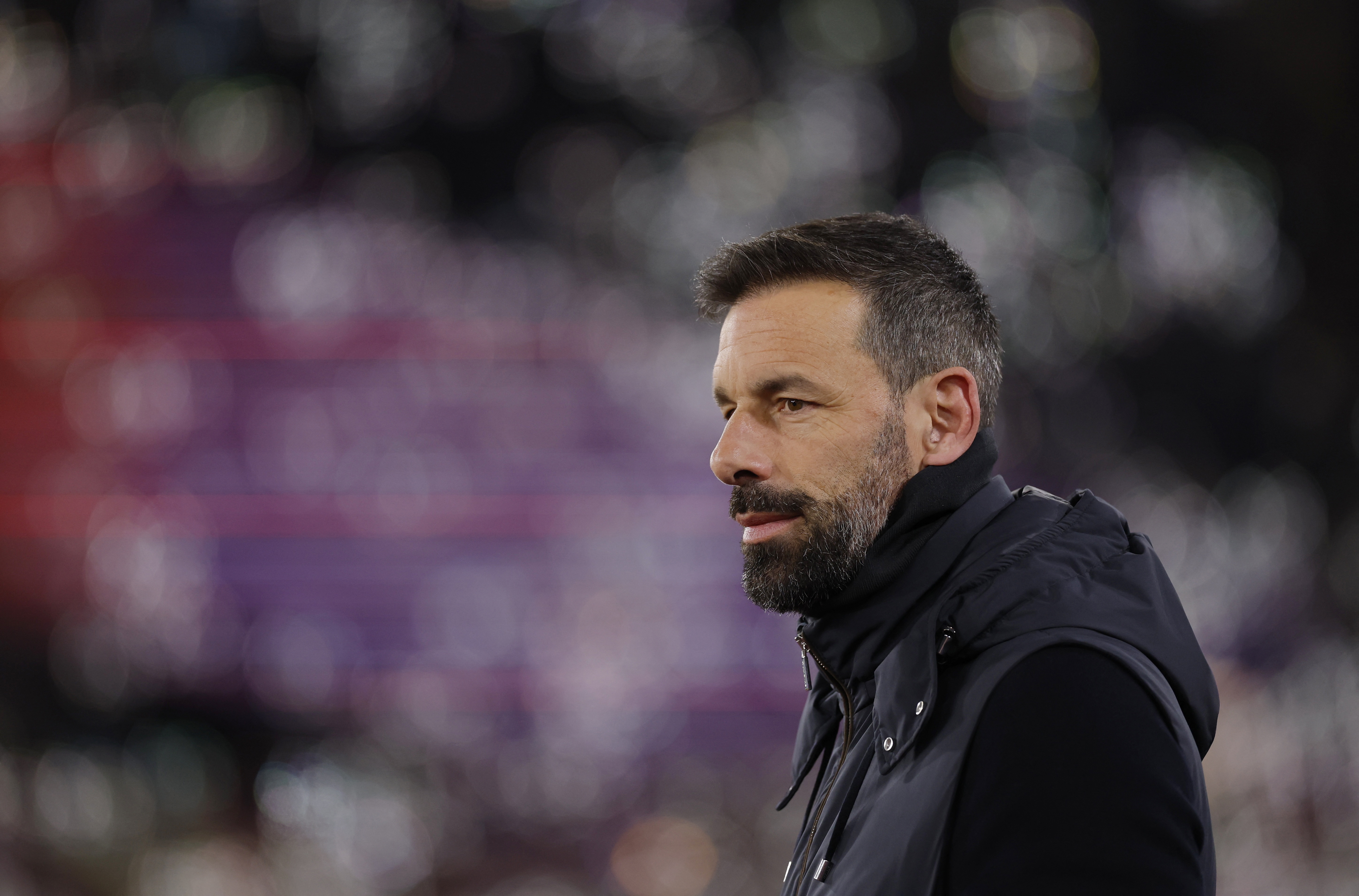 MU day doi cua Van Nistelrooy den bo vuc rot hang hinh anh