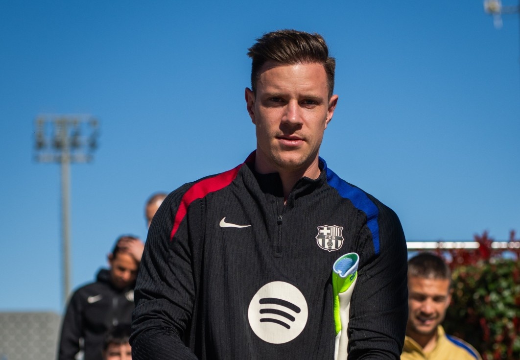 Ter Stegen ke lai chan thuong kinh hoang hinh anh