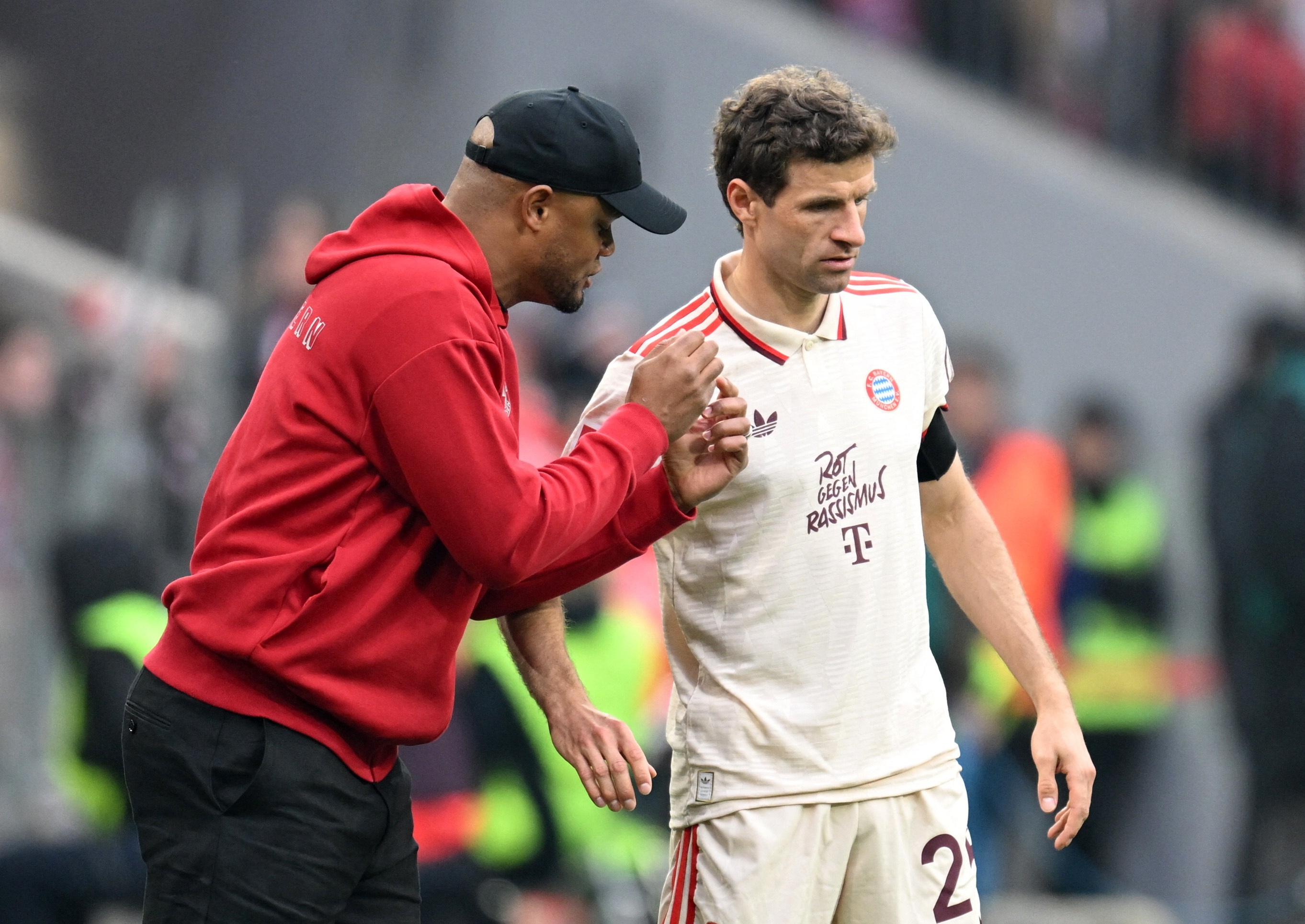 Giam doc Bayern thua nhan sai lam vu Muller hinh anh