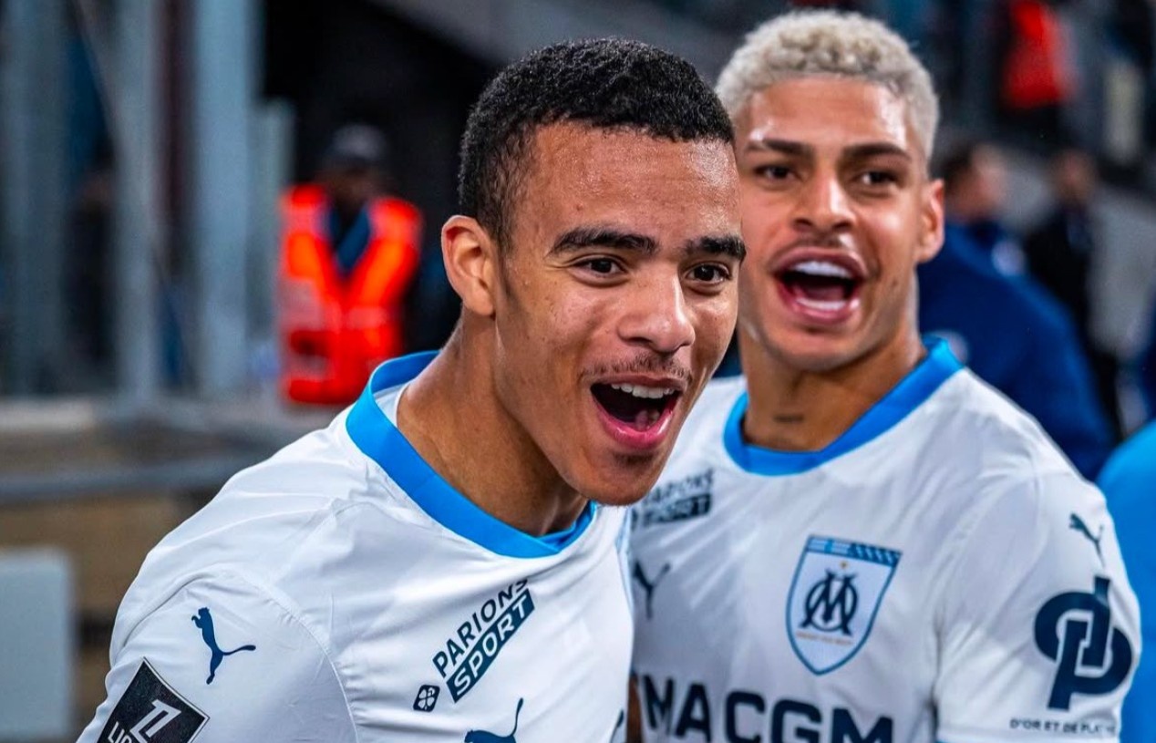 Greenwood ghi sieu pham sut xa hinh anh