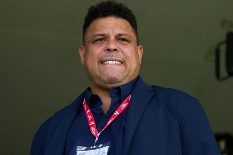 Doi cua Ronaldo 'beo' doi chu hinh anh