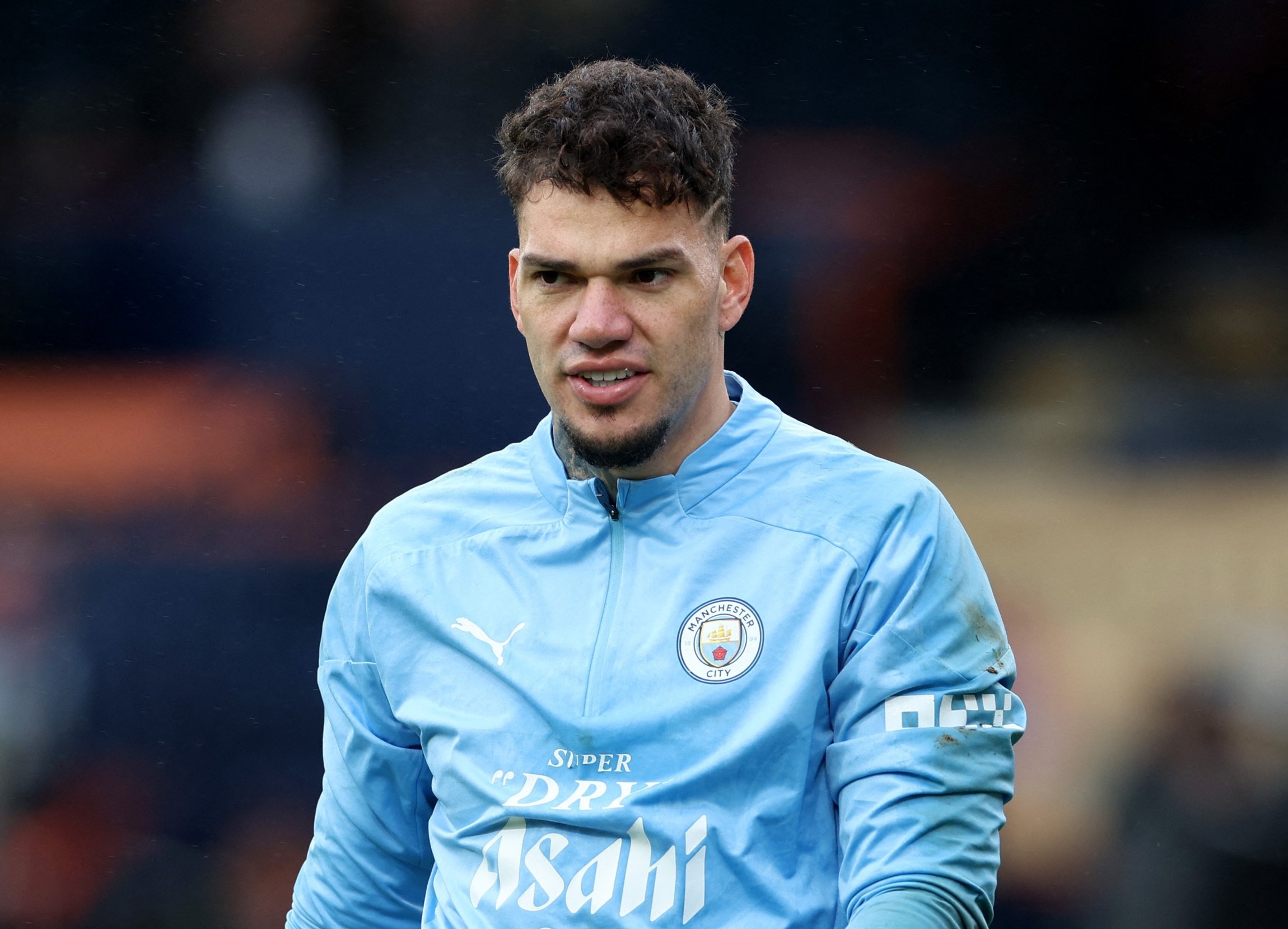 Ederson mo duong sang Saudi Arabia hinh anh