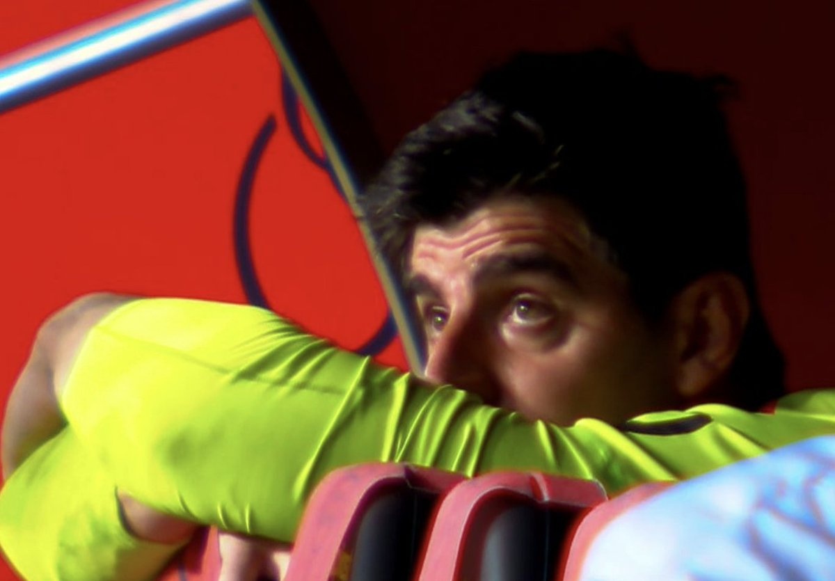 Courtois buon ba hinh anh