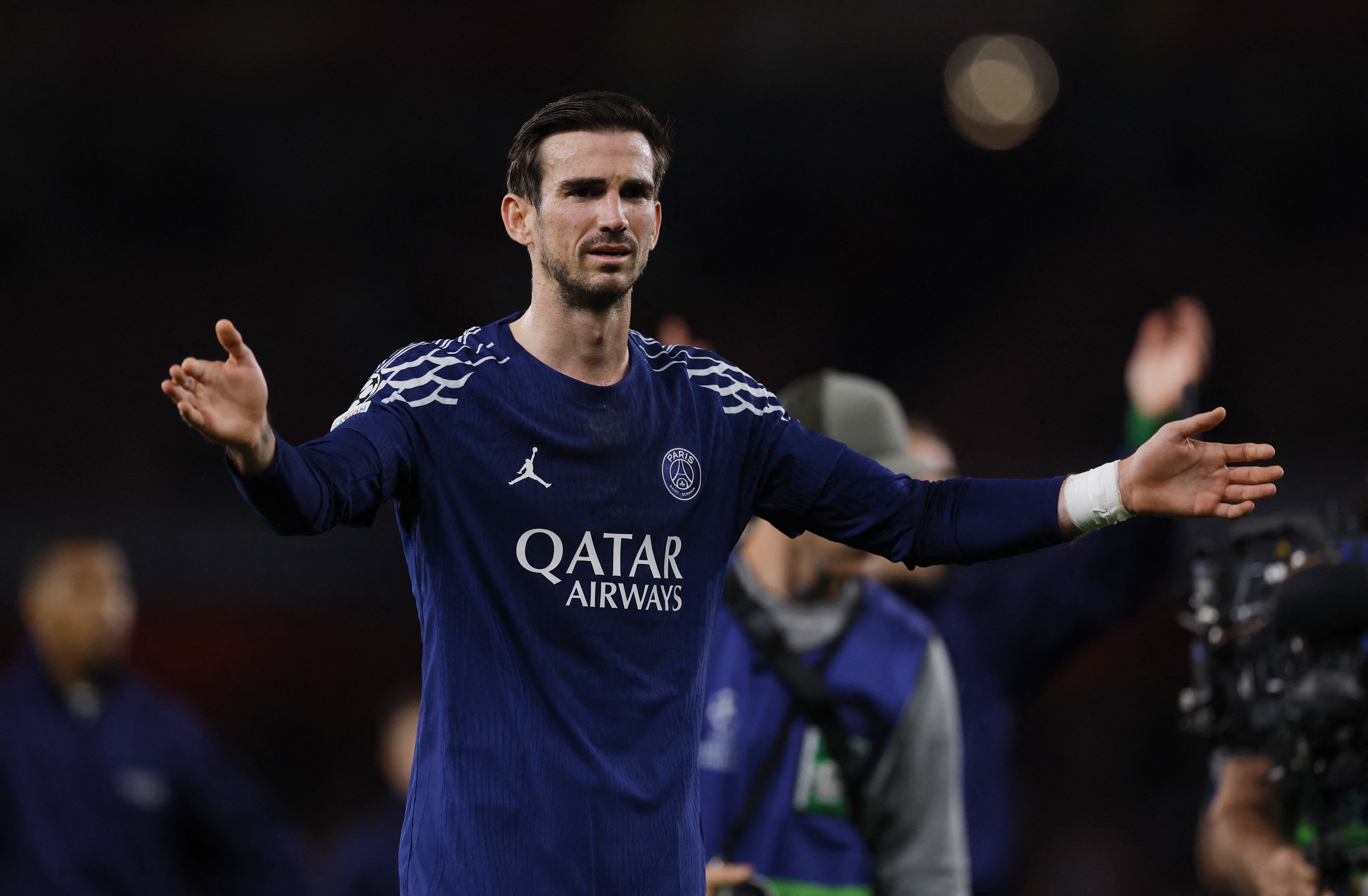 Bo lo co hoi 'ket lieu' Arsenal, PSG de tra gia hinh anh