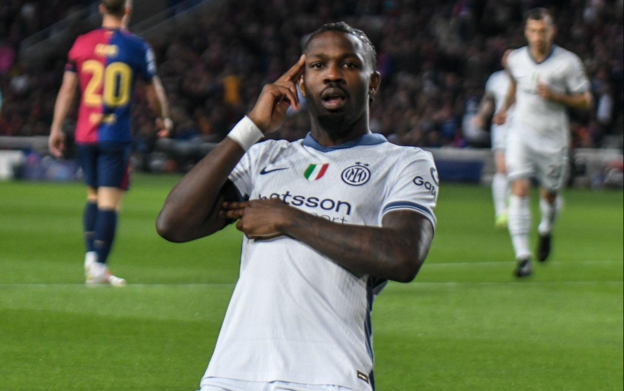 Thuram 'doi no' nguoi cha danh tieng hinh anh