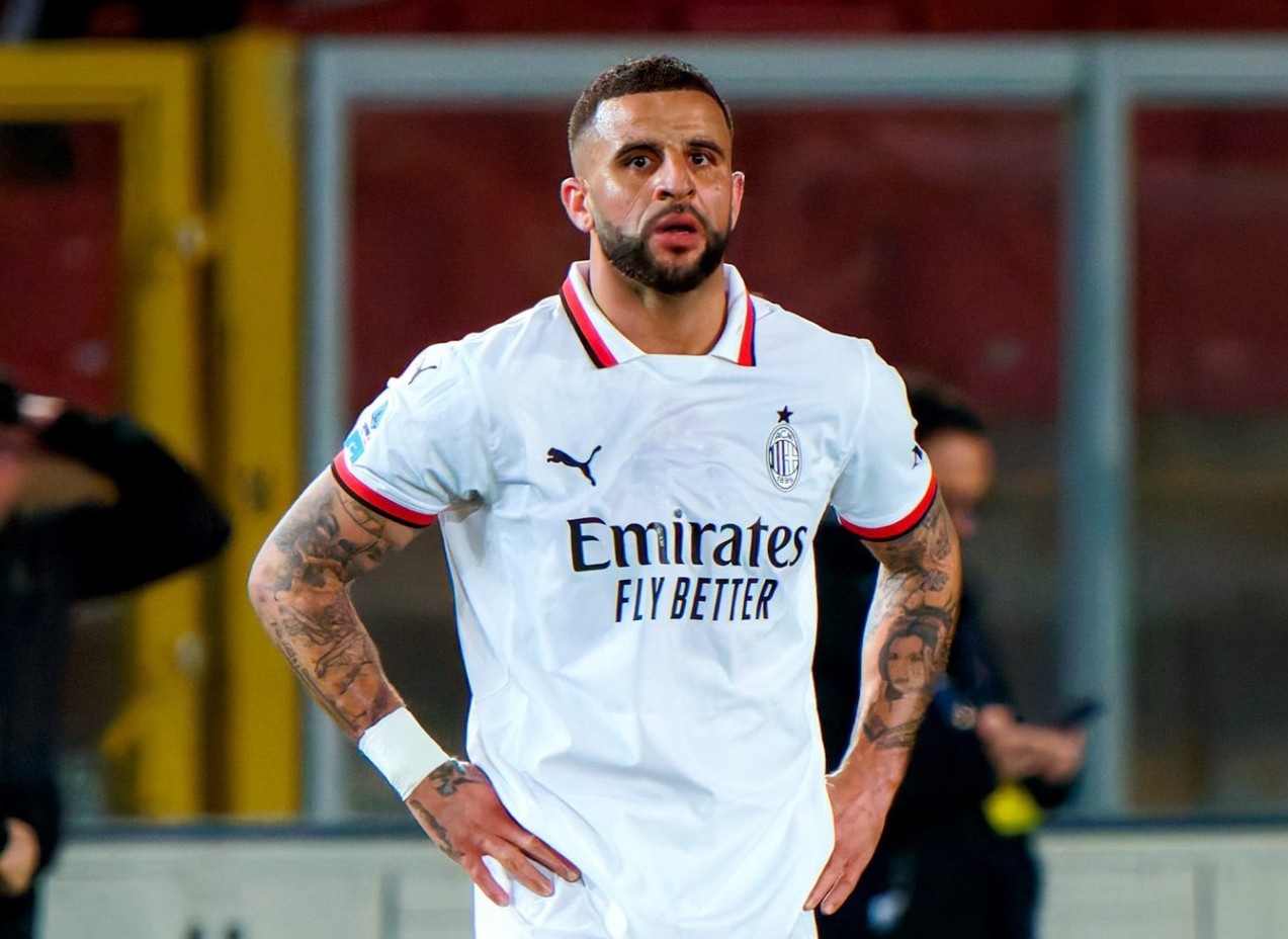 Man City giam gia ban Walker hinh anh