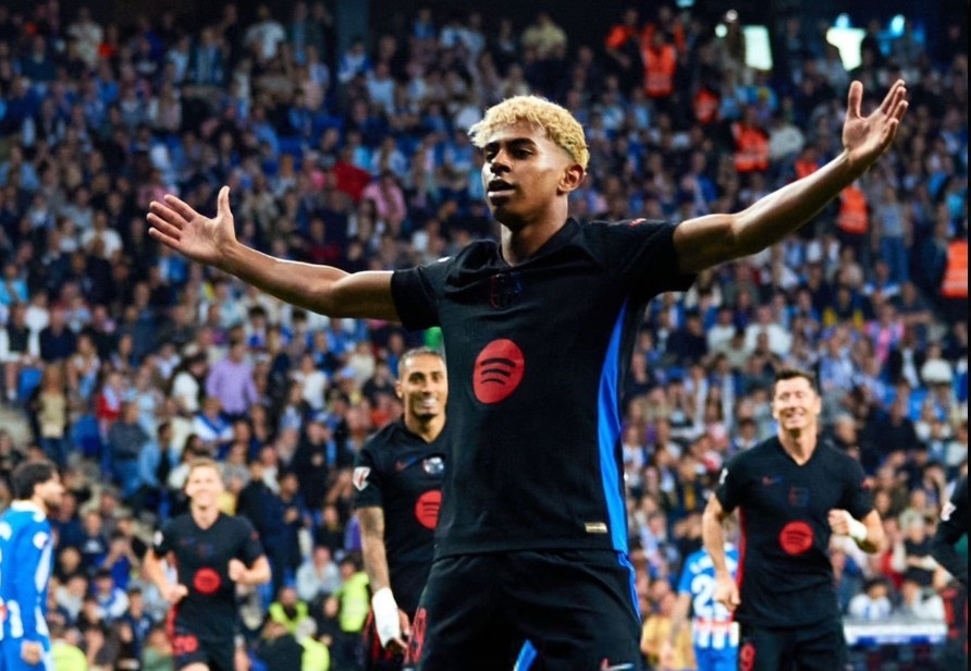 Yamal sanh ngang danh hieu La Liga voi Ronaldo hinh anh