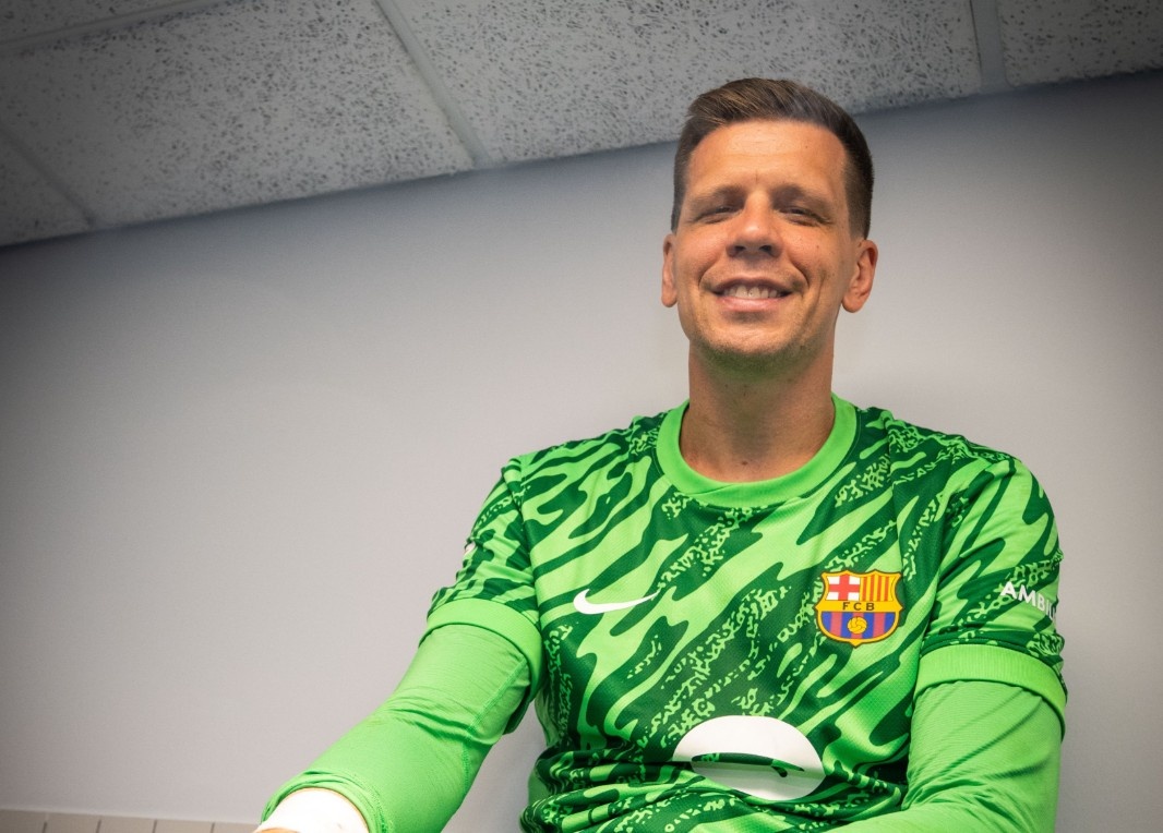 Szczesny thang lon trong canh bac voi Barcelona hinh anh