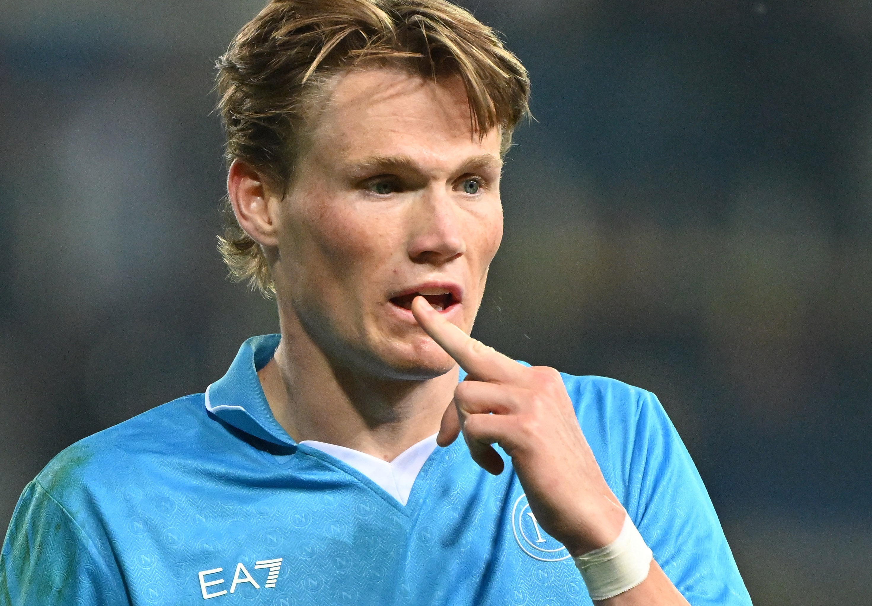 Bong da chau Au con gi hap dan? hinh anh