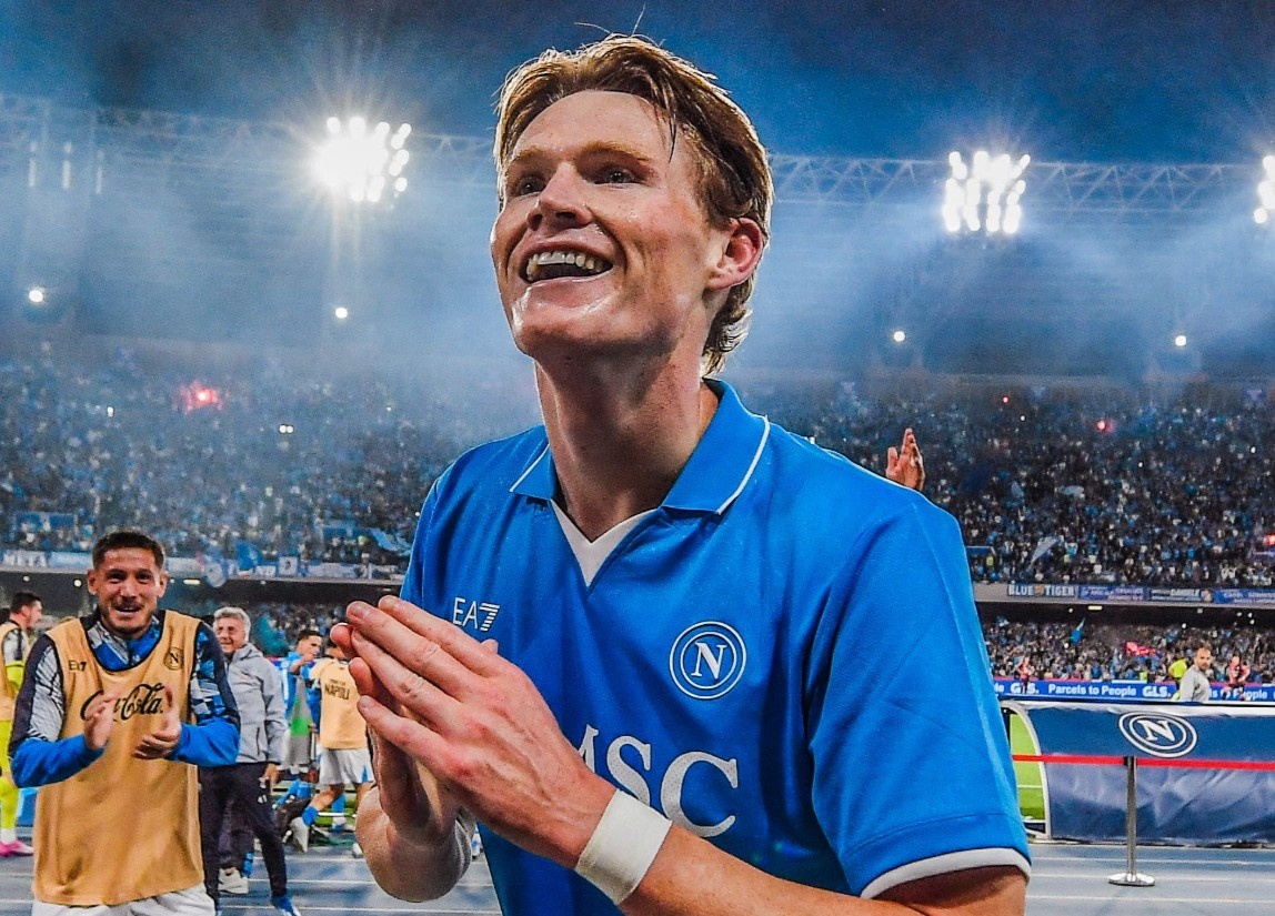 McTominay hay nhat Serie A hinh anh