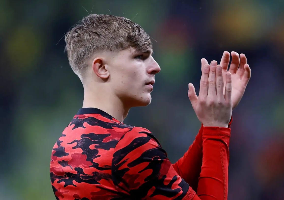 Cuu hau ve MU dinh an tu hinh anh