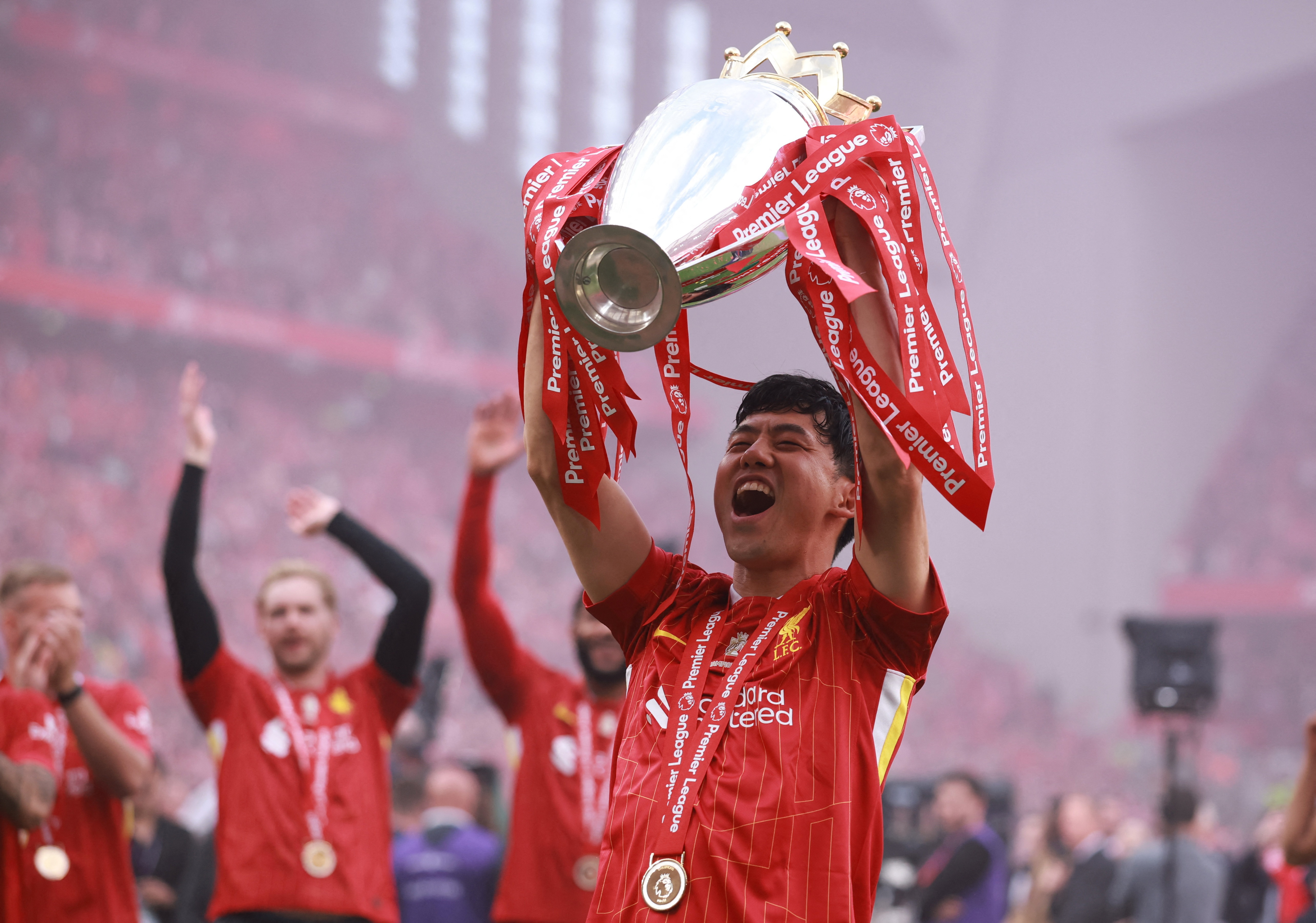 Sao Nhat Ban chot tuong lai o Liverpool hinh anh