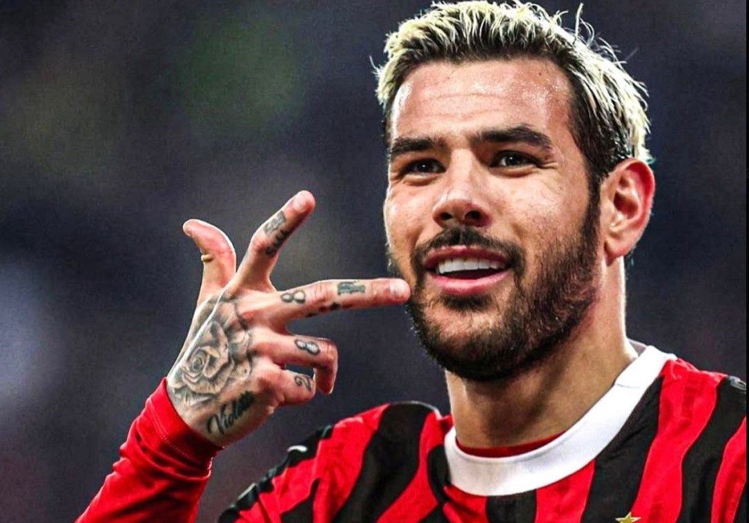 Saudi Arabia tra muc luong khong lo cho Theo Hernandez hinh anh