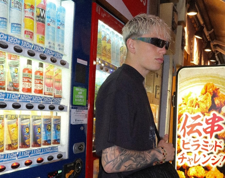 Garnacho du lich chau A ngay sau tranh cai hinh anh