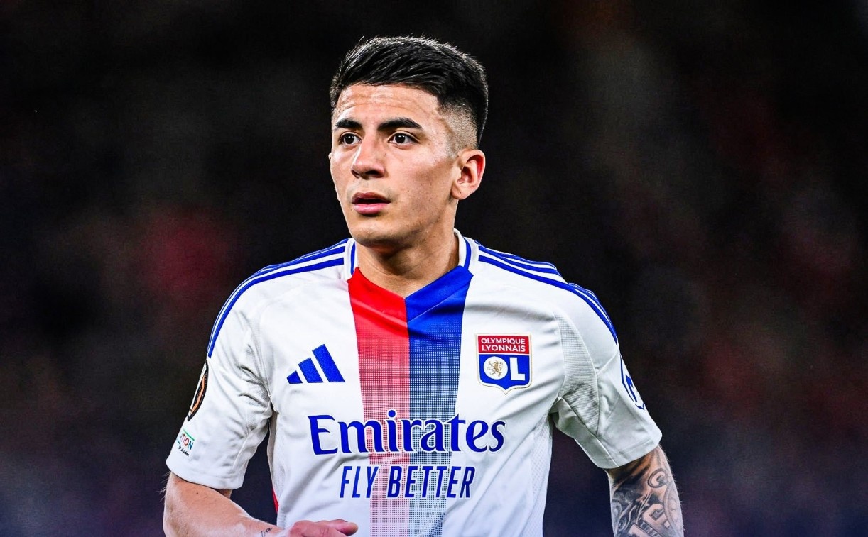 Lyon rao ban hang loat cau thu sau bien co hinh anh