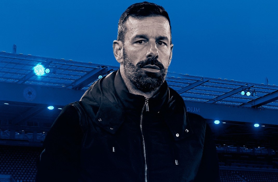 Van Nistelrooy bi sa thai hinh anh